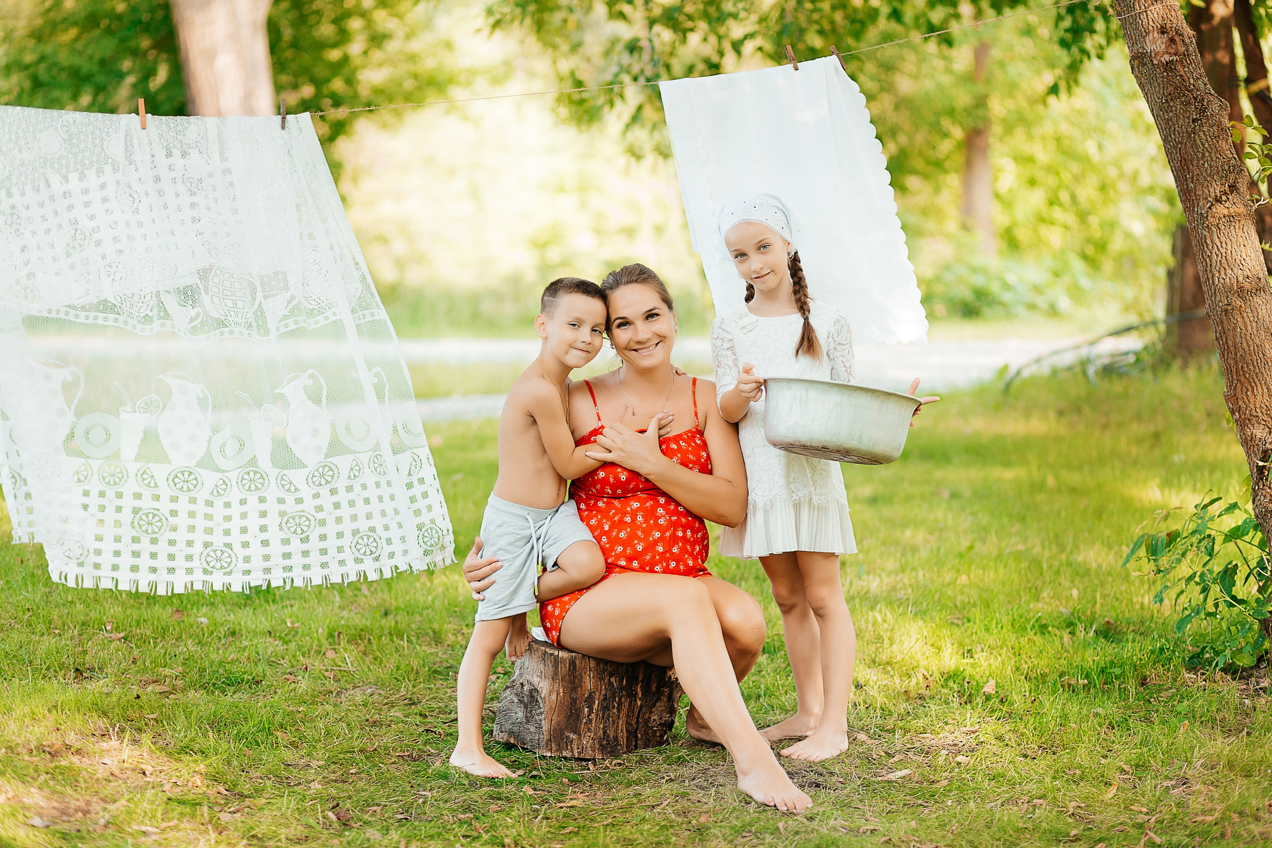 Семейная уличная фотосессия «Большая стирка». Фотограф в Подольске — Мария Бучнева