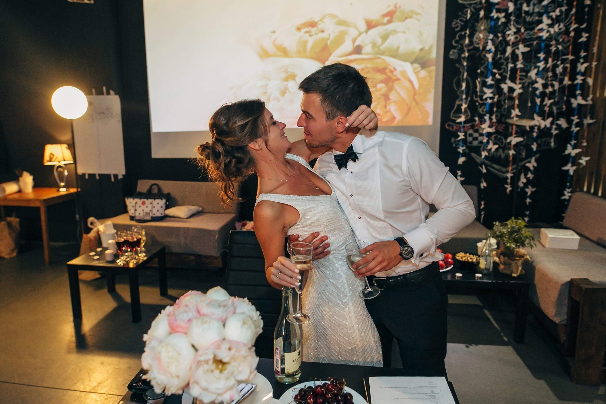 Дым, лофт, кальян, Цыгане. Самый свадебный фотограф