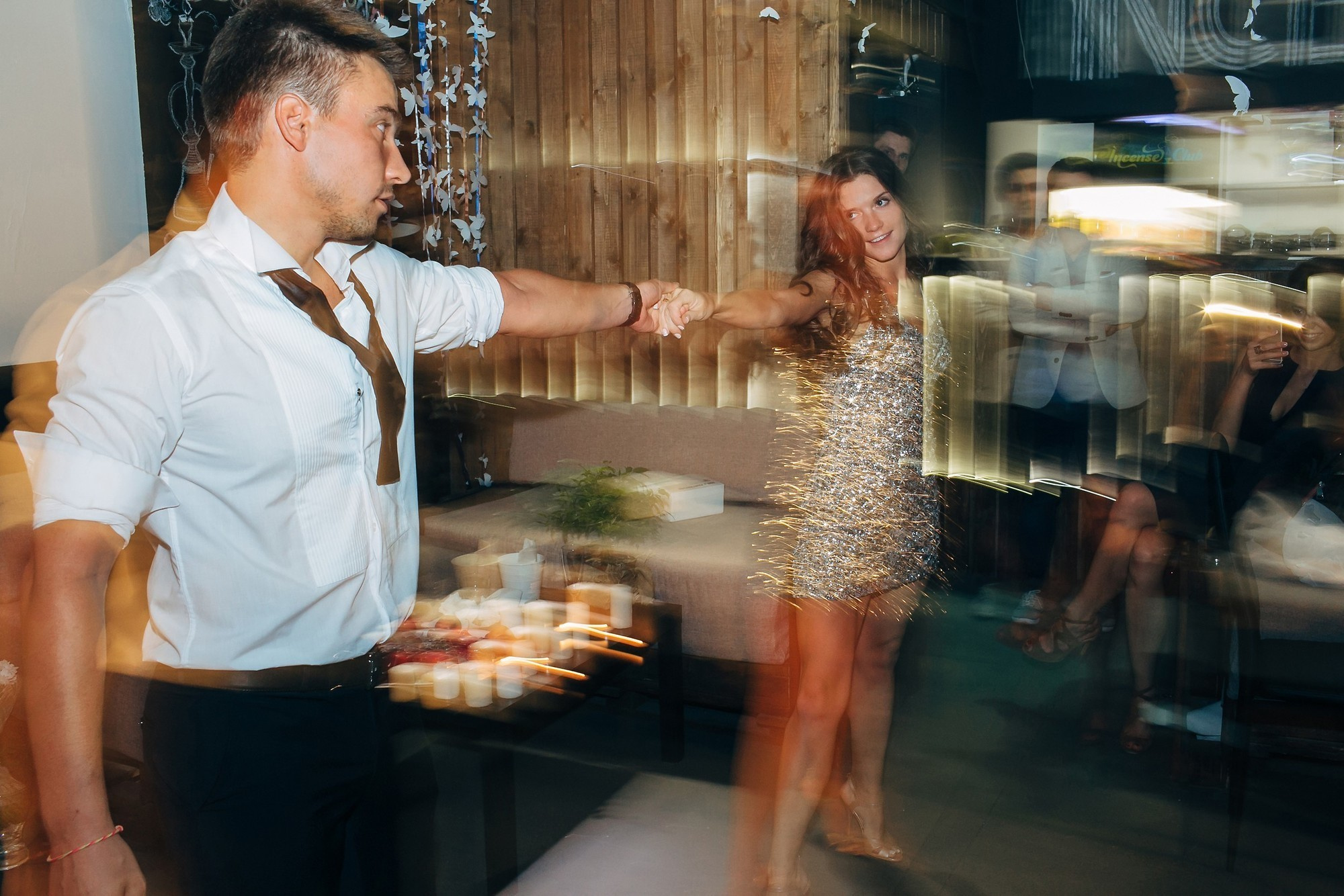 Дым, лофт, кальян, Цыгане. Самый свадебный фотограф