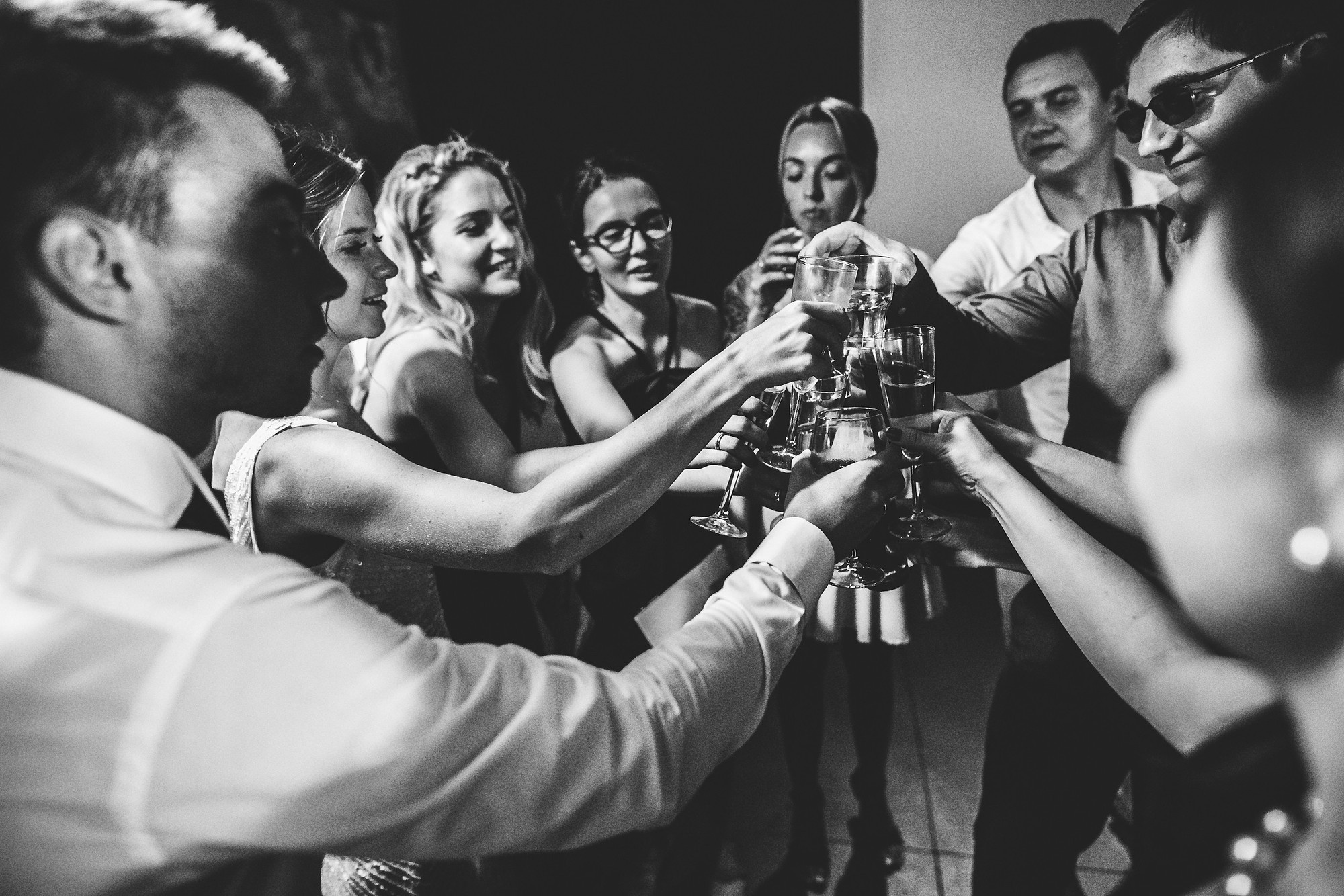 Дым, лофт, кальян, Цыгане. Самый свадебный фотограф