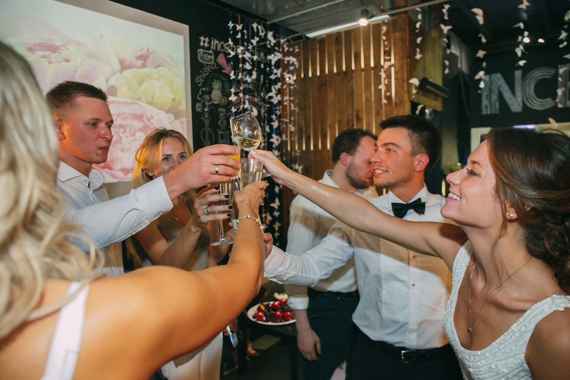 Дым, лофт, кальян, Цыгане. Самый свадебный фотограф