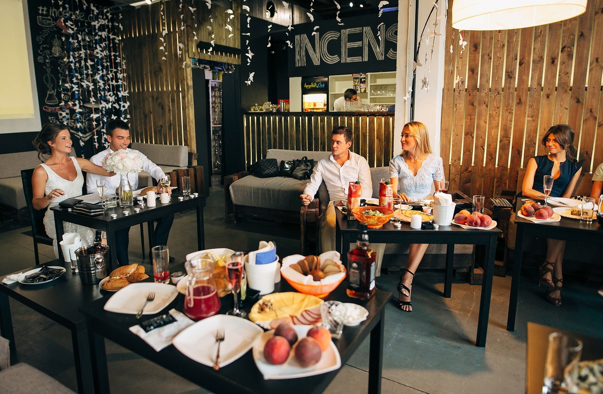 Дым, лофт, кальян, Цыгане. Самый свадебный фотограф