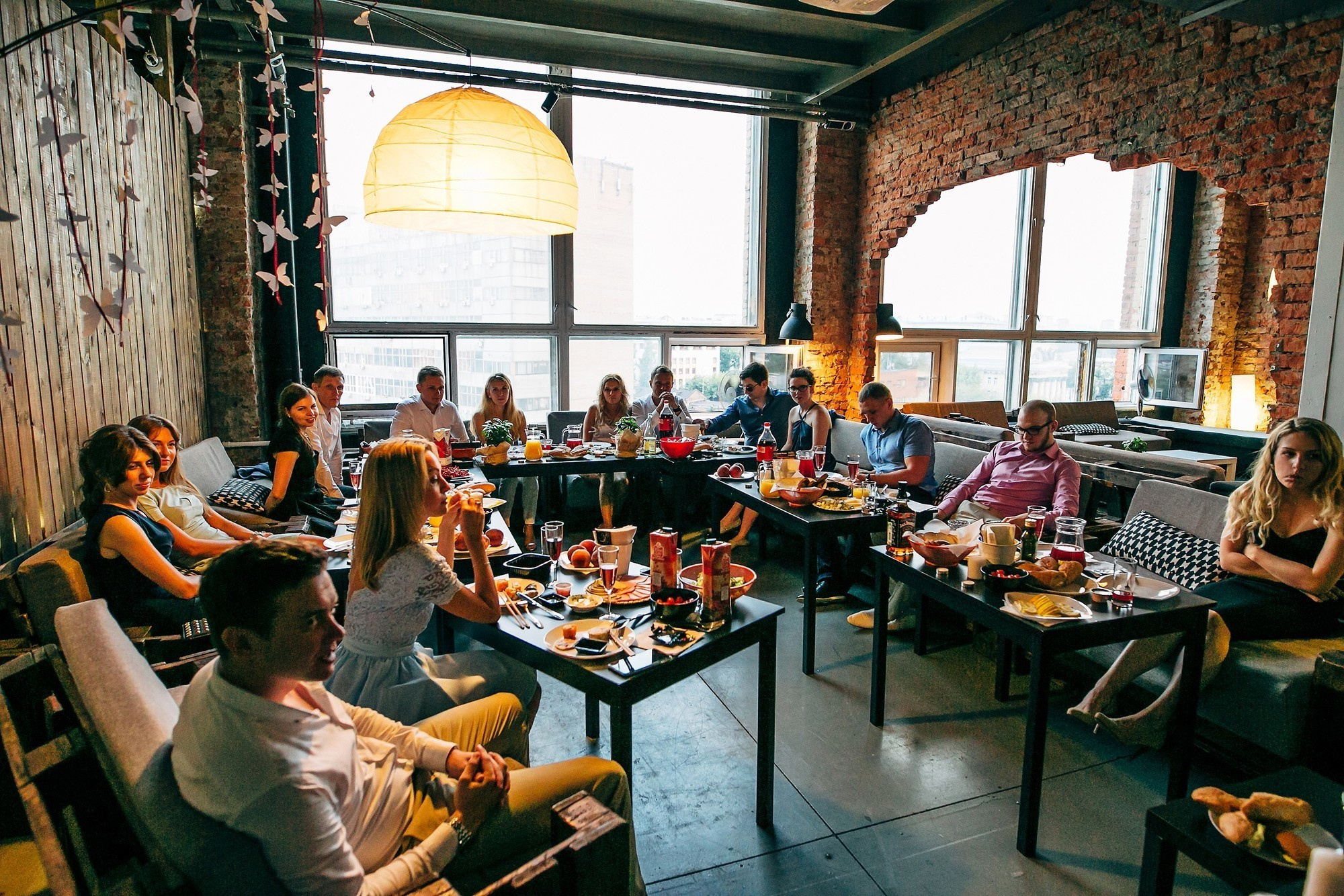 Дым, лофт, кальян, Цыгане. Самый свадебный фотограф