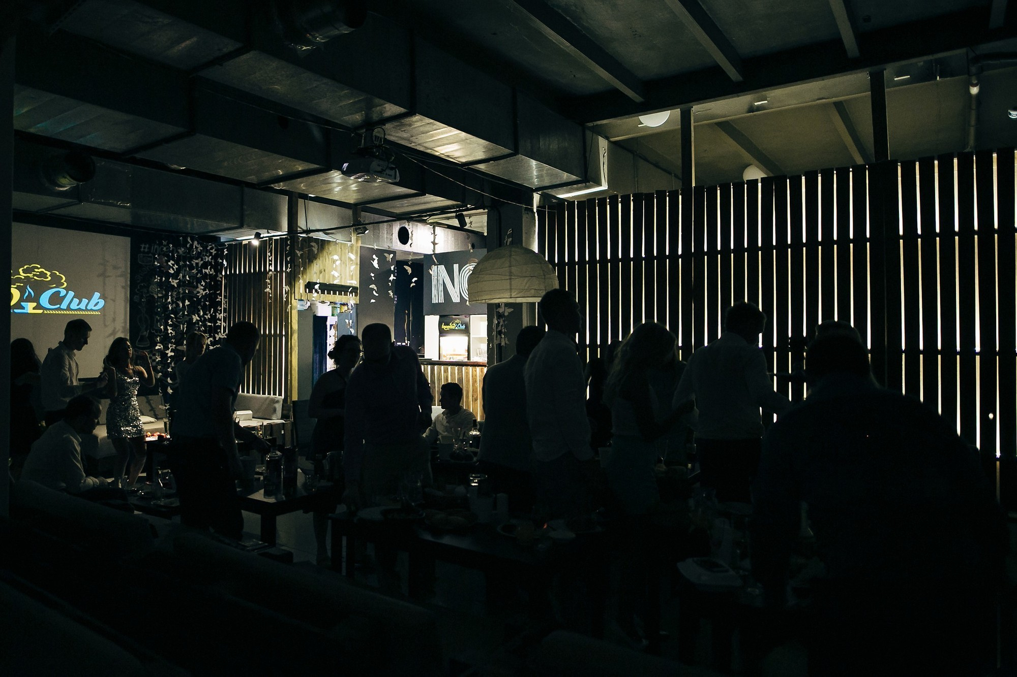 Дым, лофт, кальян, Цыгане. Самый свадебный фотограф