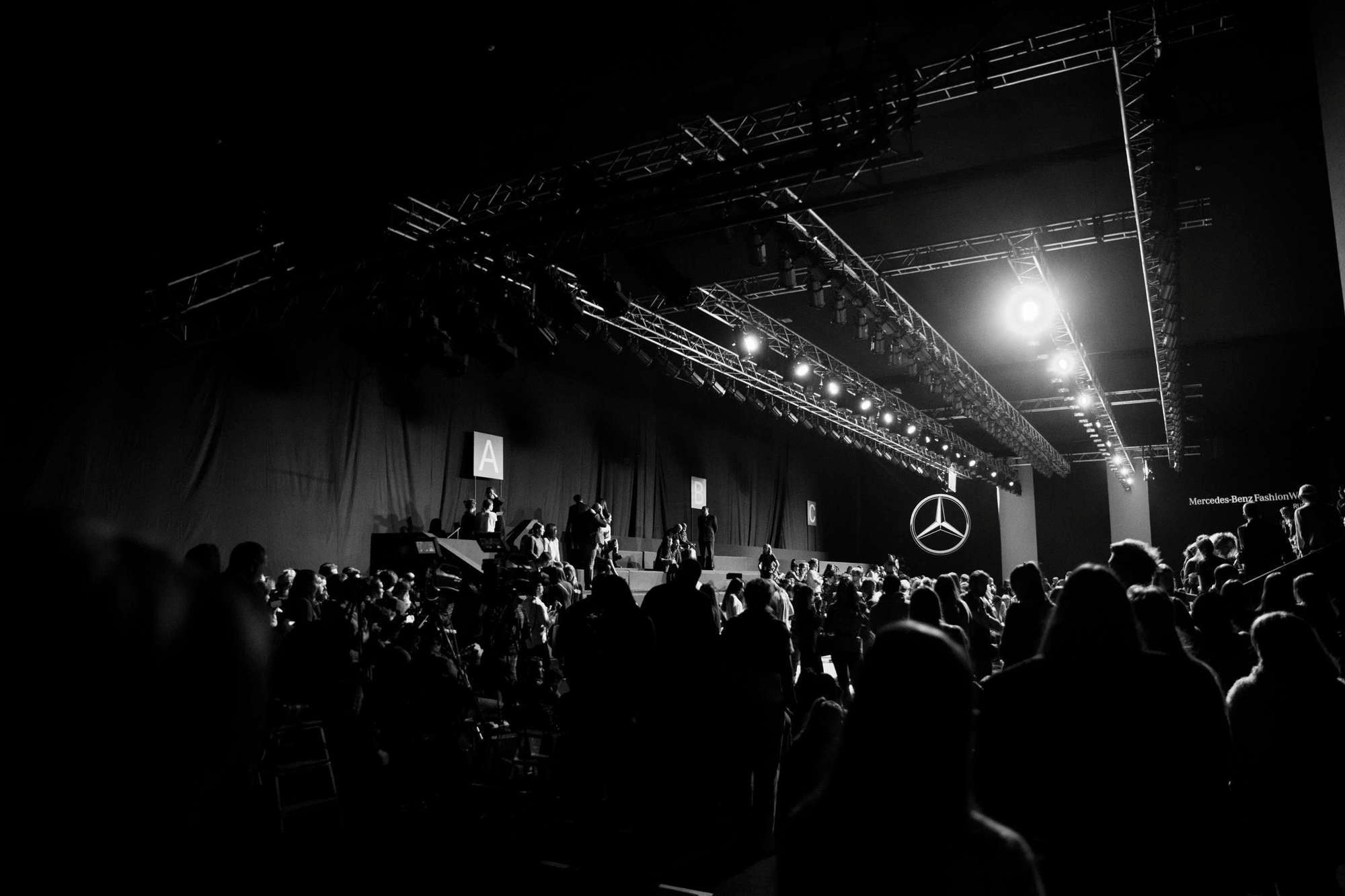 Mercedes-Benz Fashion Week Russia Bella Potemkina FW2018/19. Самый свадебный фотограф