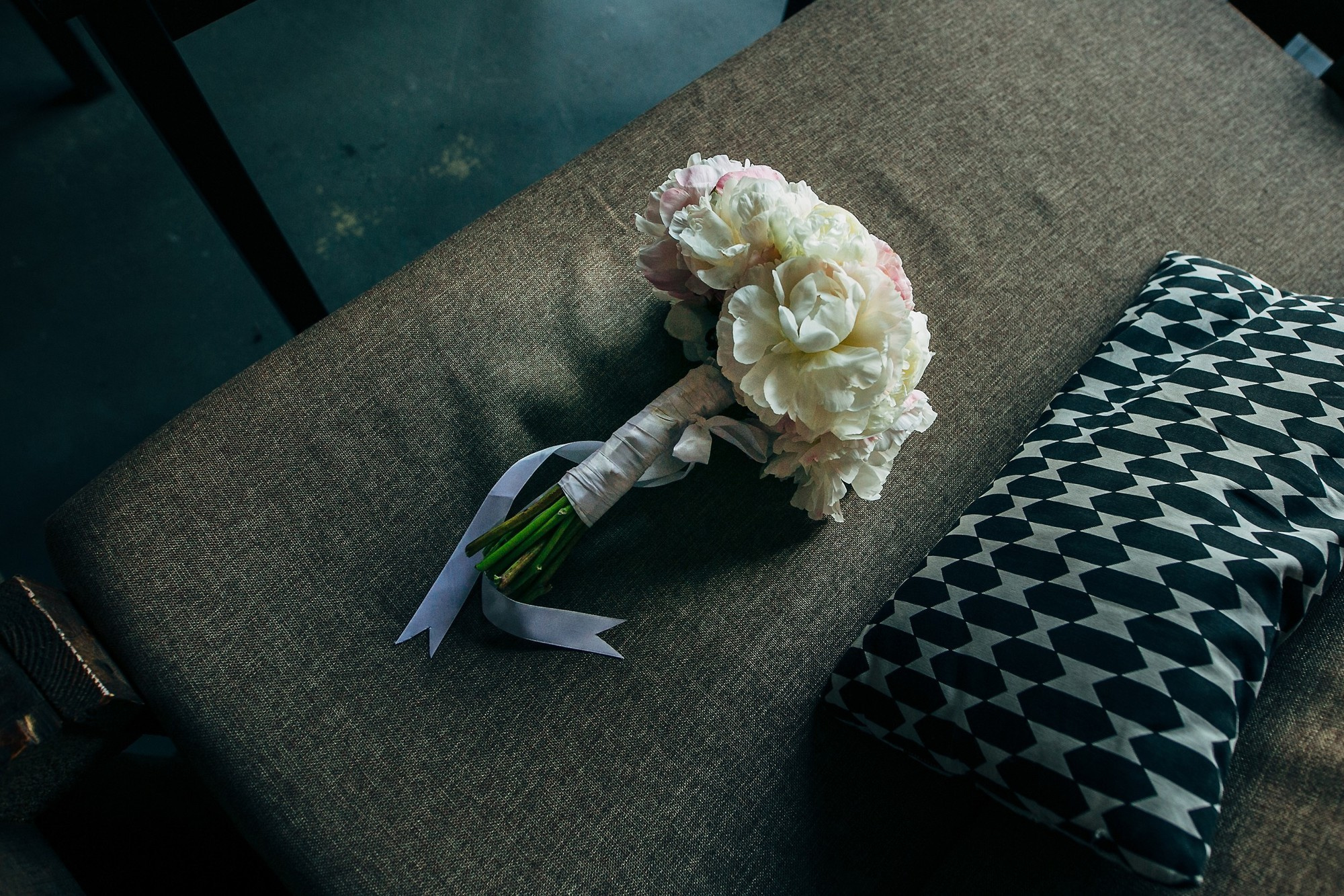 Дым, лофт, кальян, Цыгане. Самый свадебный фотограф