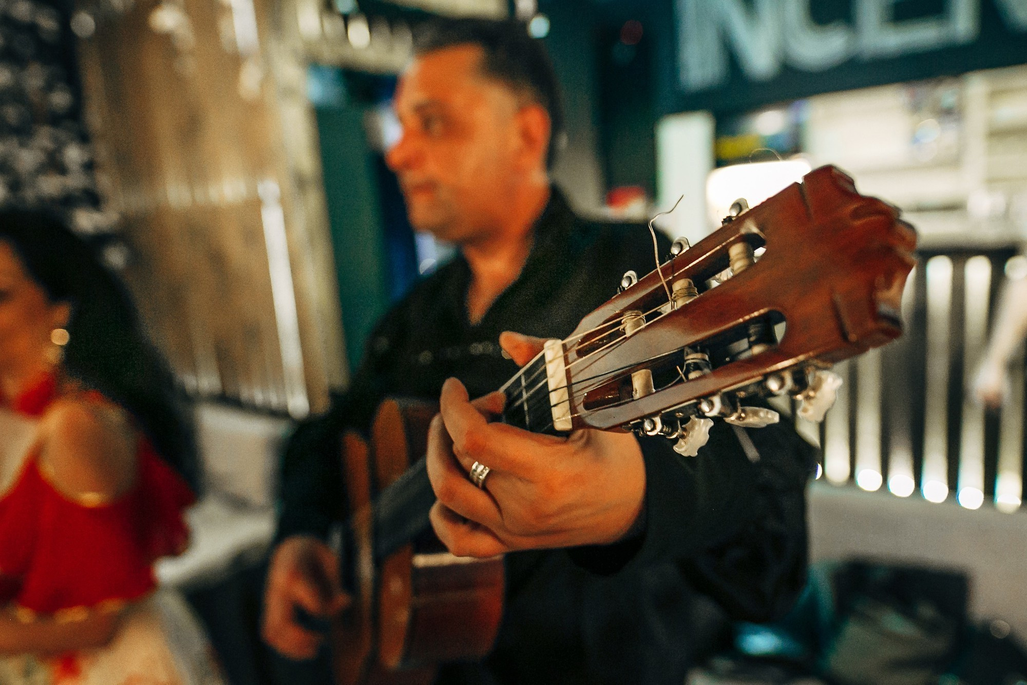 Дым, лофт, кальян, Цыгане. Самый свадебный фотограф