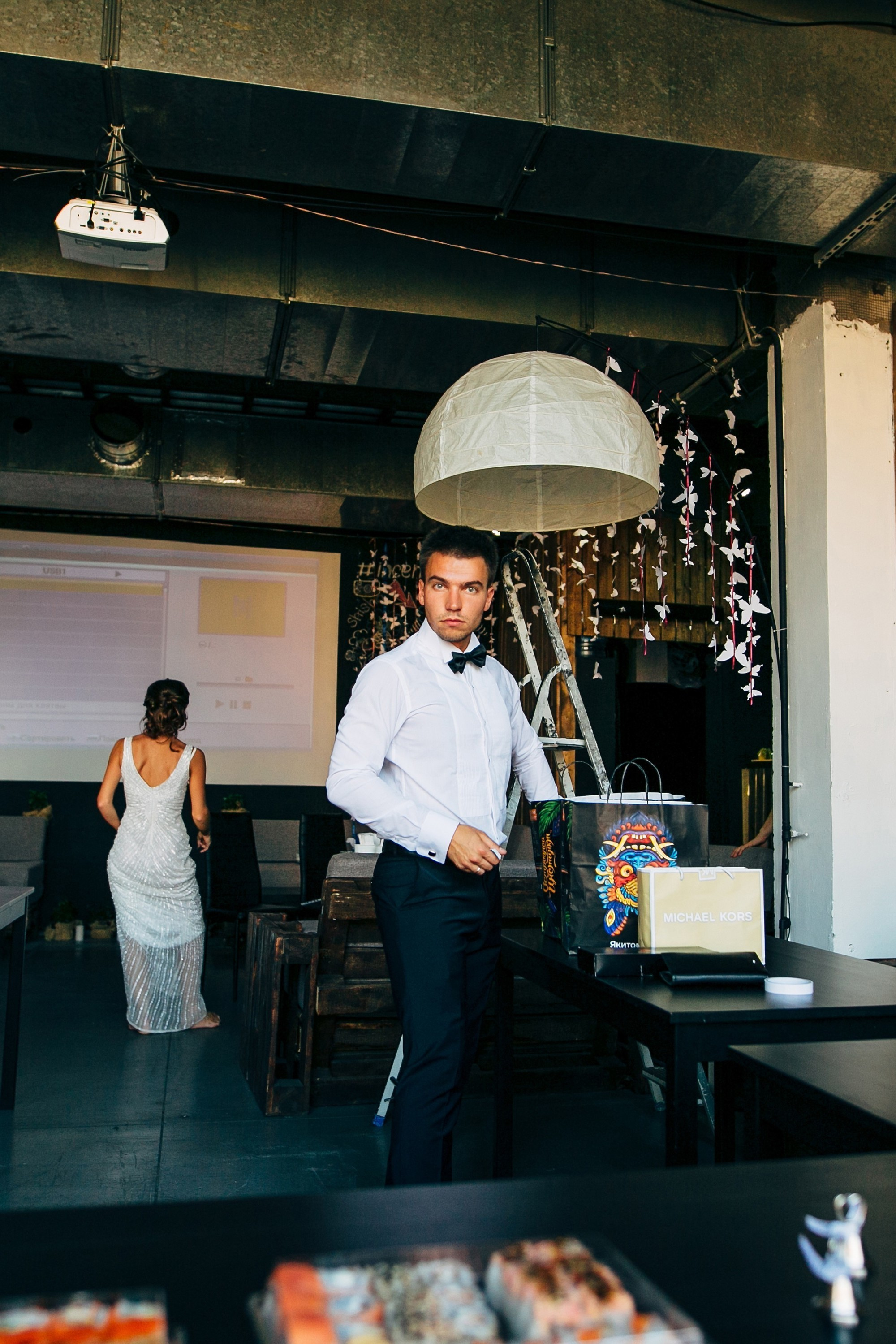 Дым, лофт, кальян, Цыгане. Самый свадебный фотограф