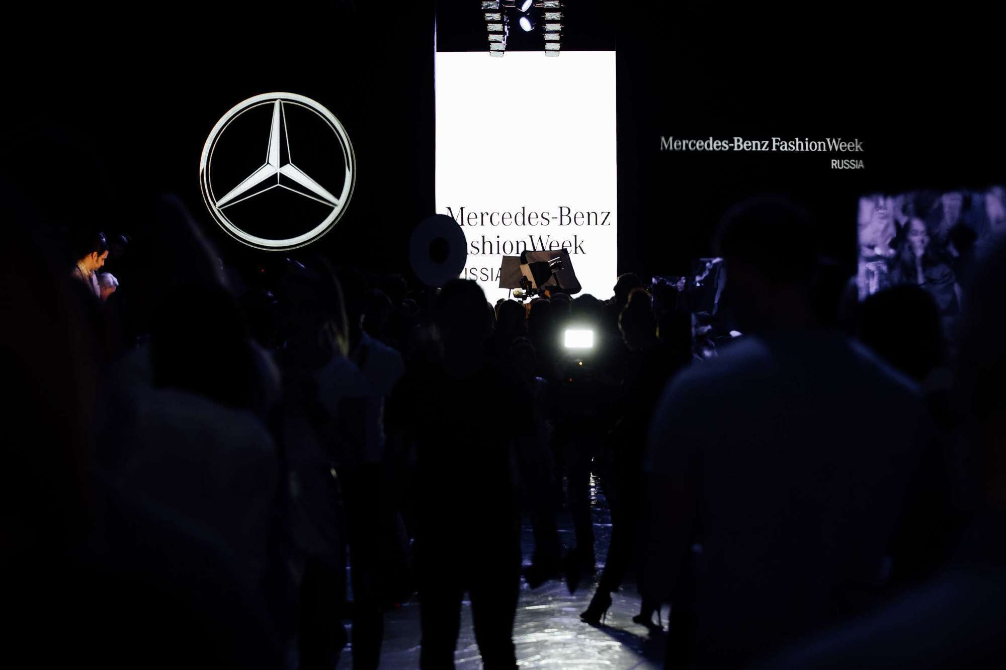 Mercedes-Benz Fashion Week Russia Bella Potemkina FW2018/19. Самый свадебный фотограф