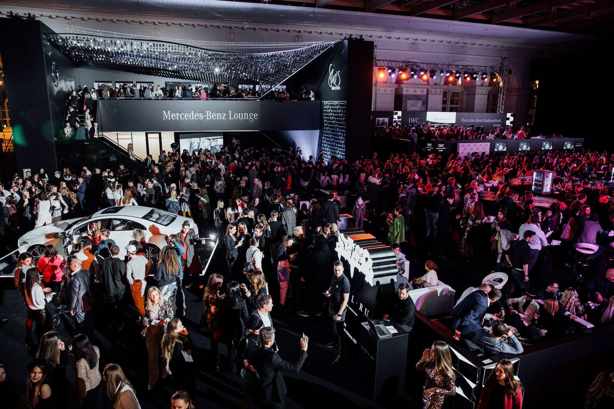 Mercedes-Benz Fashion Week Russia Bella Potemkina FW2018/19. Самый свадебный фотограф