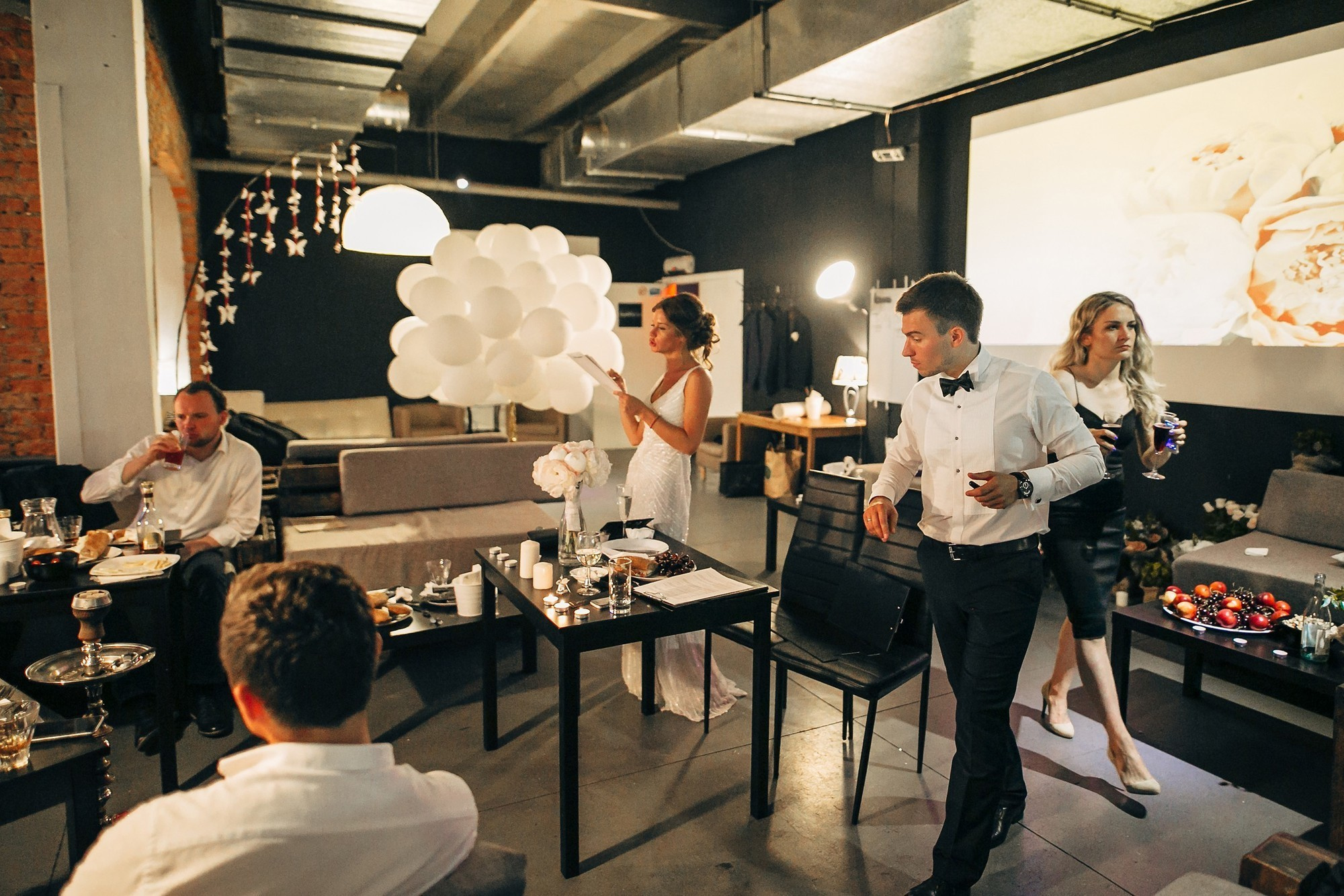 Дым, лофт, кальян, Цыгане. Самый свадебный фотограф