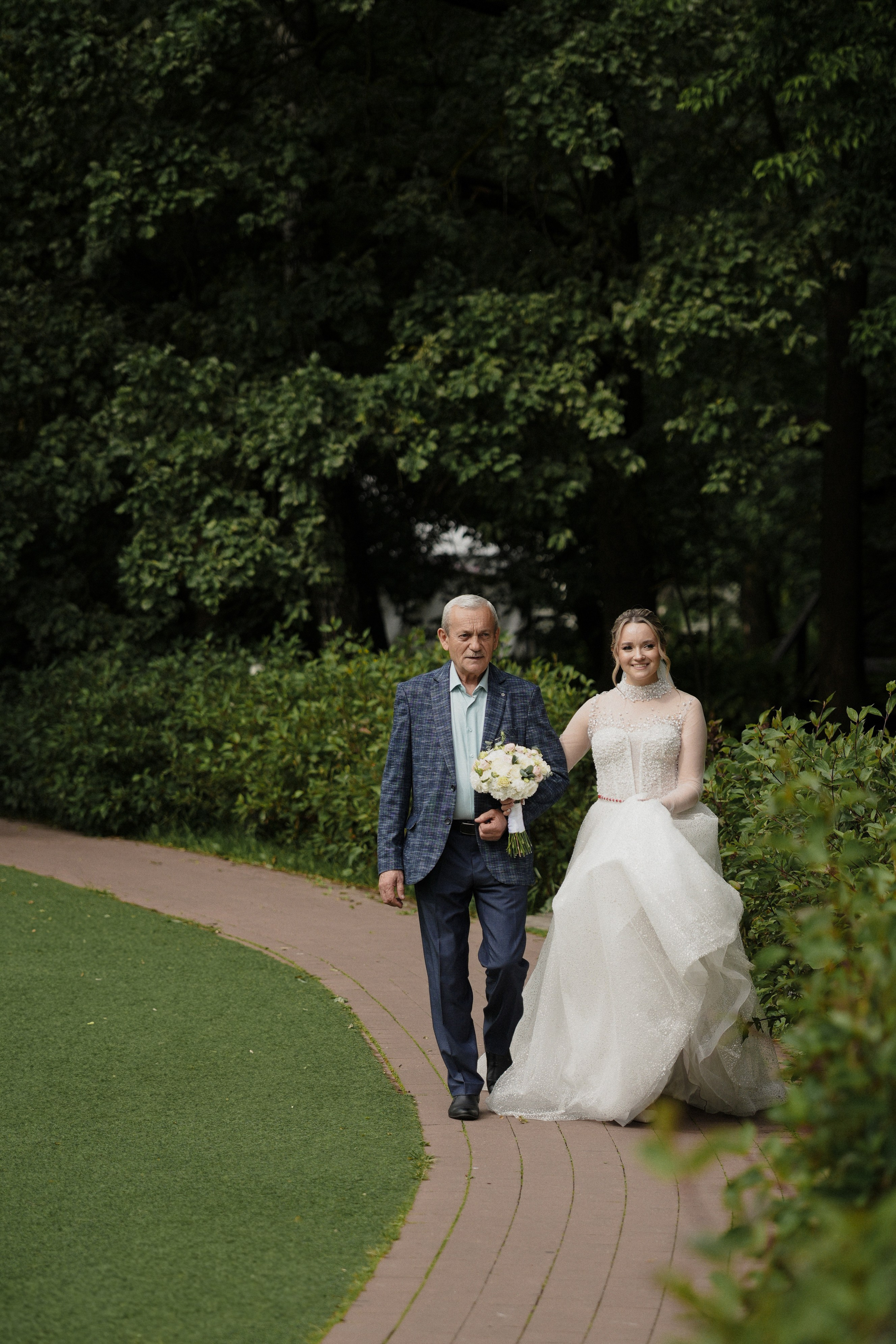 Сборы жениха и невесты, бракосочетание в Савеловском загсе, выездная церемония