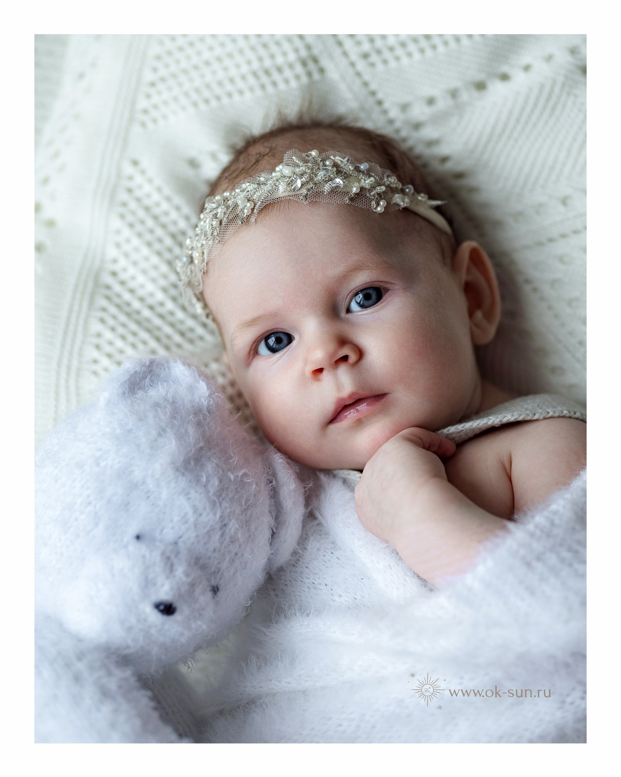 Фотосессия девочки в 2 месяца в стилистике newborn