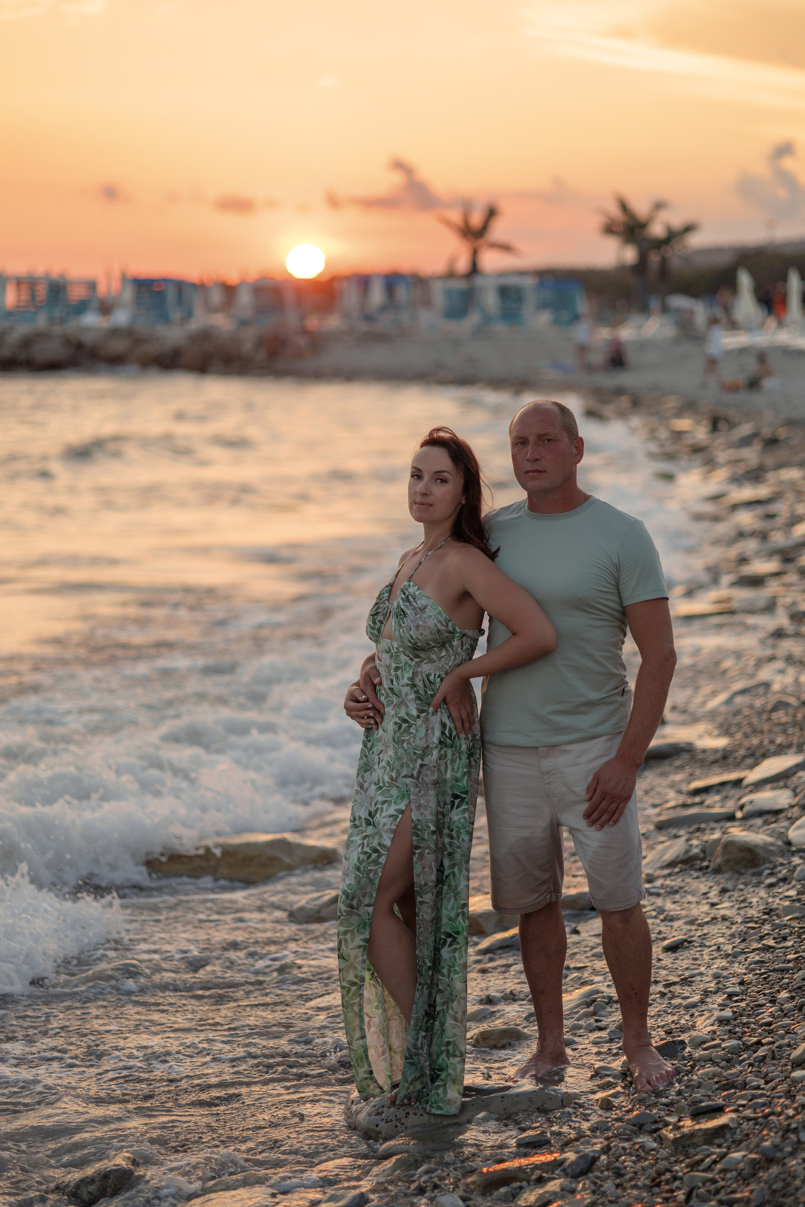 Лавстори на пляже Тонкий мыс. Семейный и портретный фотограф в Геленджике Любовь Бодрова