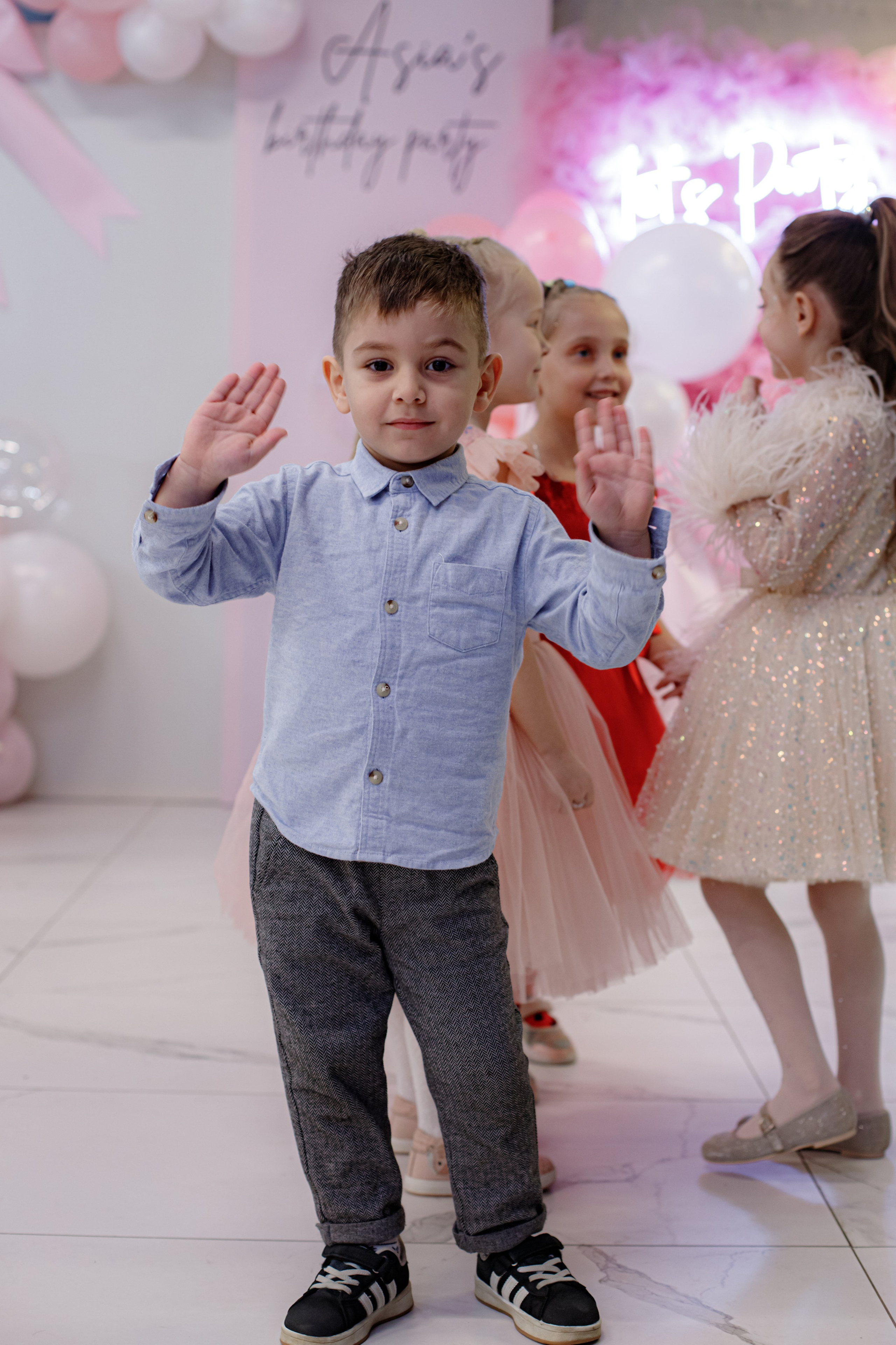 ASIA'S BIRTHDAY PARTY. Photokarish