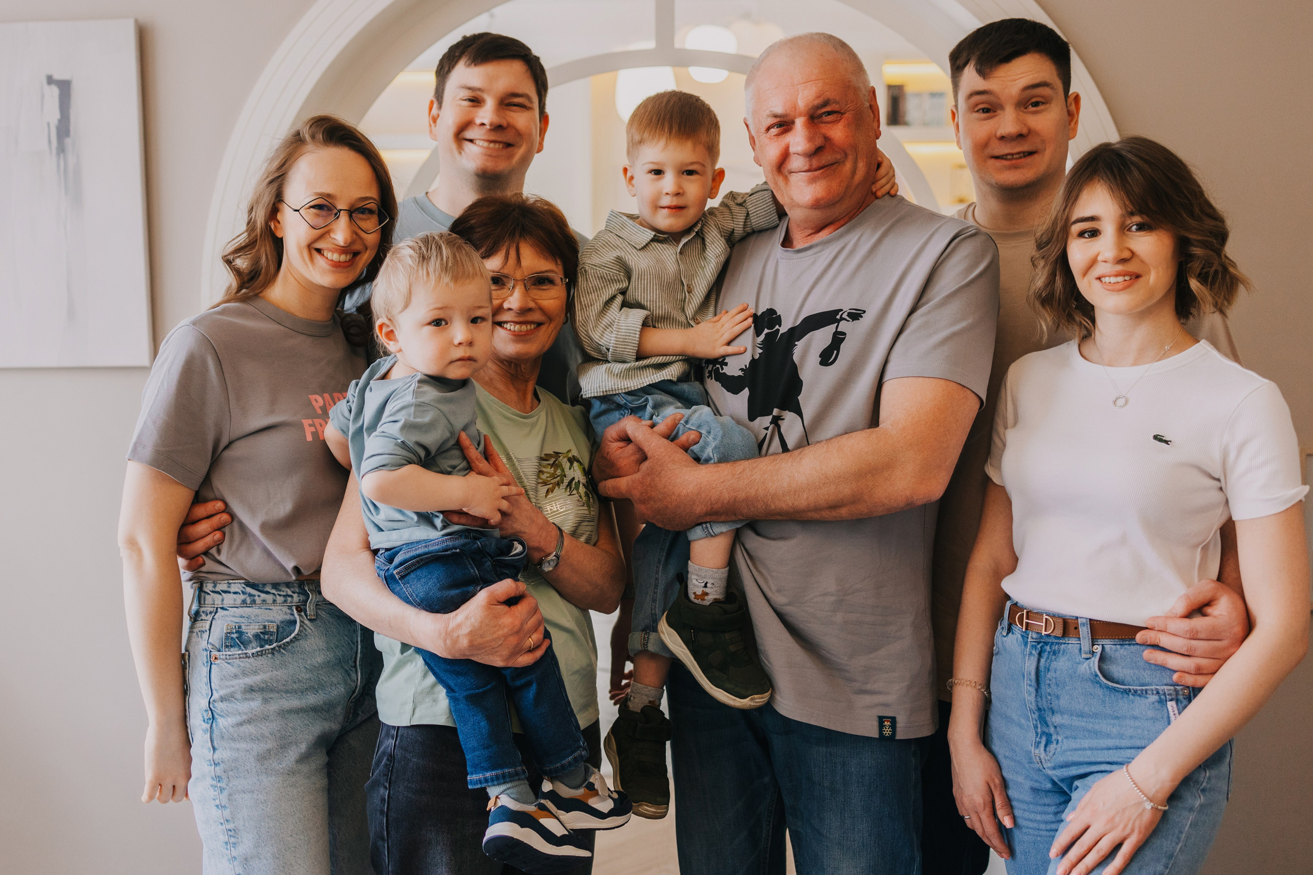 Большая семья. Домашняя фотосессия