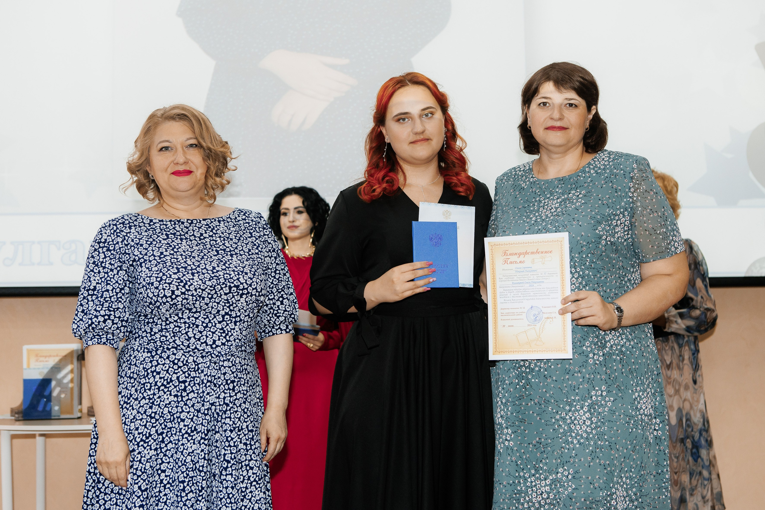 Выпускной Гимназия 12 2024 г. Свадебный и портретный Фотограф в Липецке Дмитрий Котюков