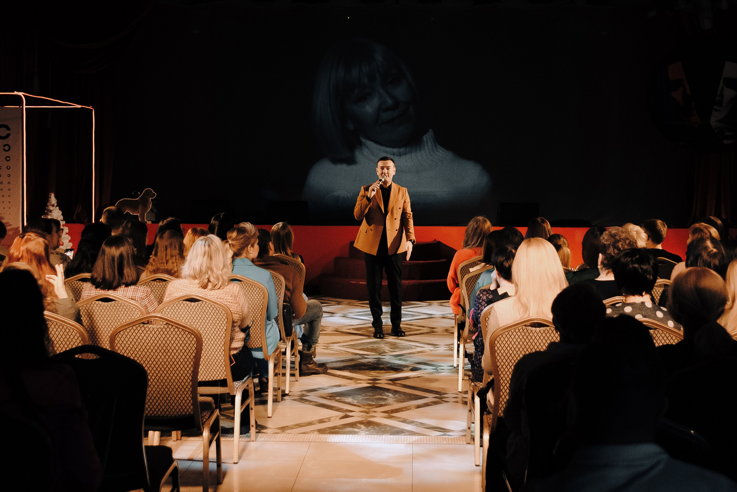 СПЕКТАКЛЬ «ВОЛШЕБНЫЕ ОЧКИ» ОПТИК-ЦЕНТР. Репортажный фотограф Зуев Роман г. Челябинск