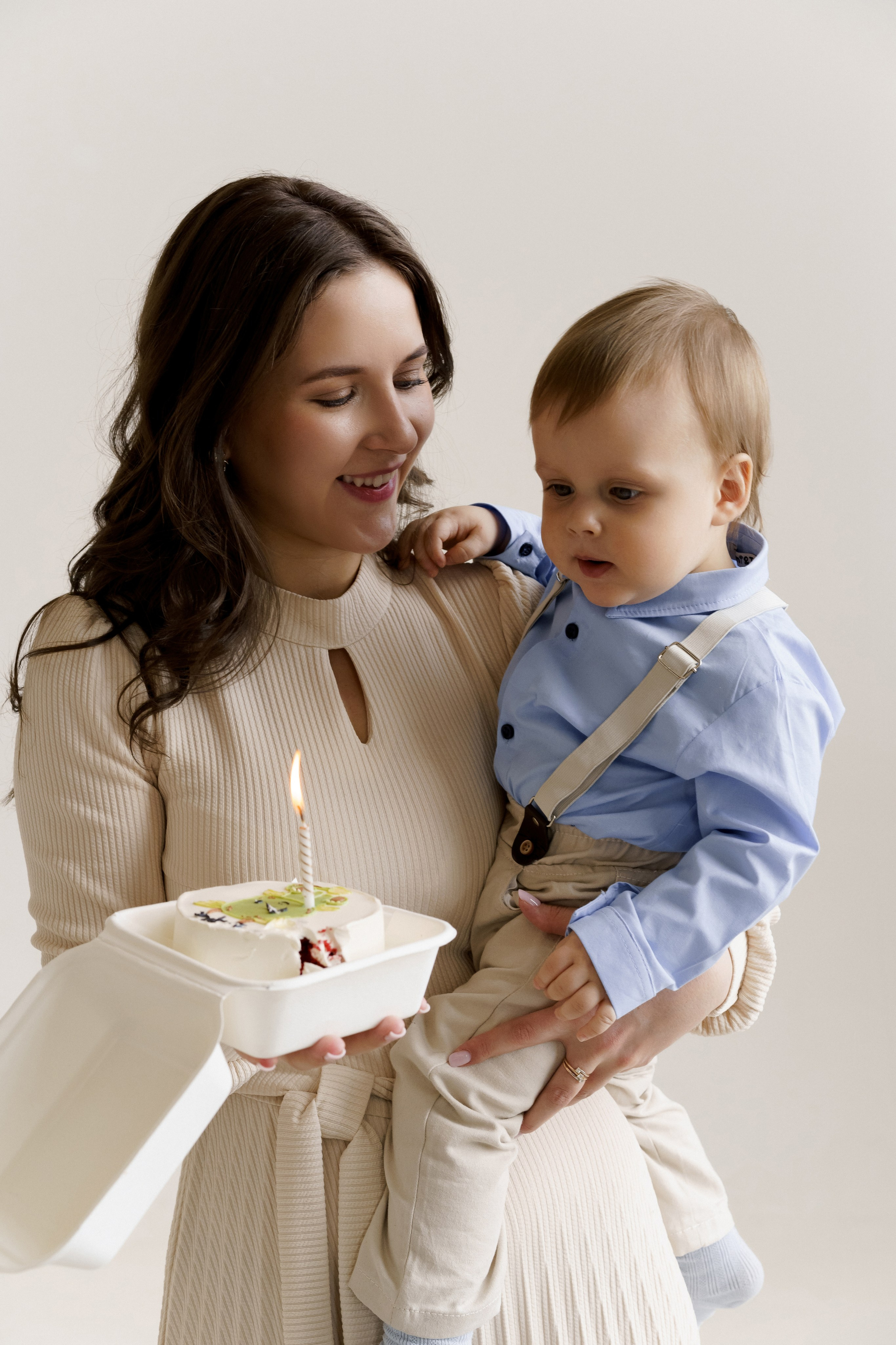 Первый годик. Моменты и истории о вас настоящих