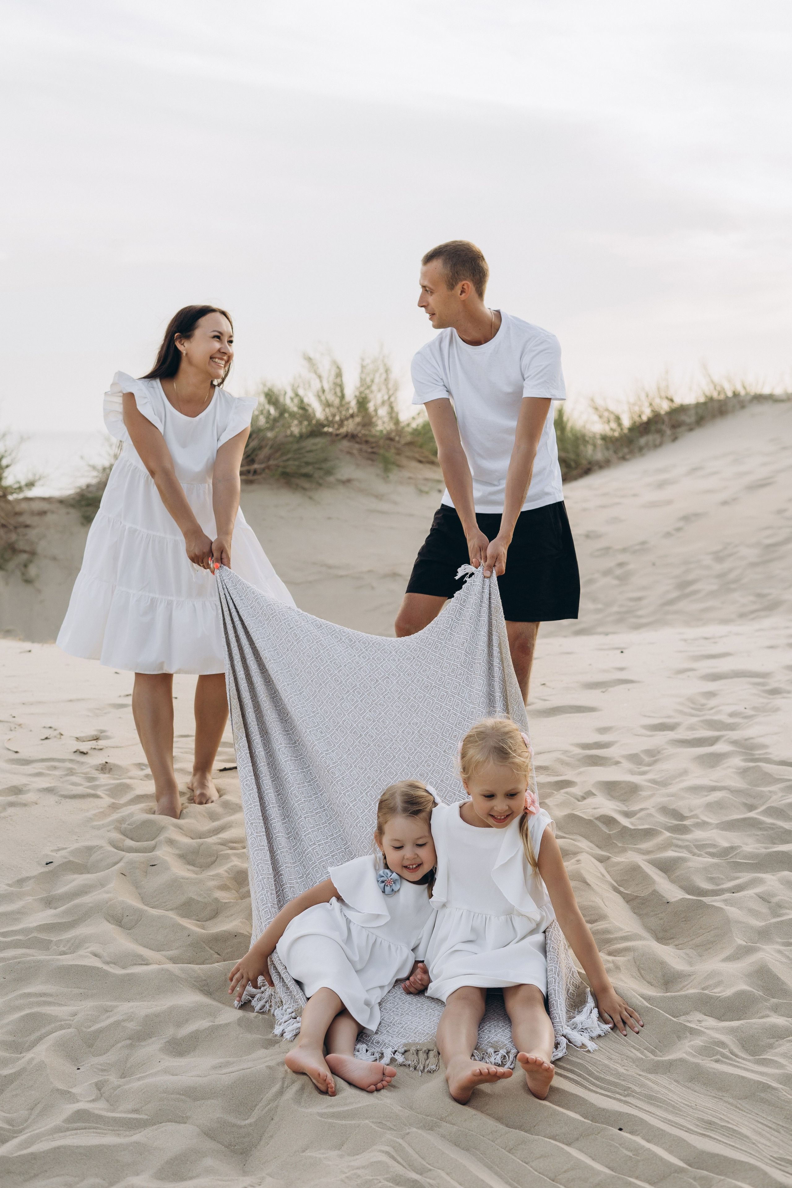 Абрау-Дюрсо: фотограф создал серию "виноградных" портретов семьи среди лоз