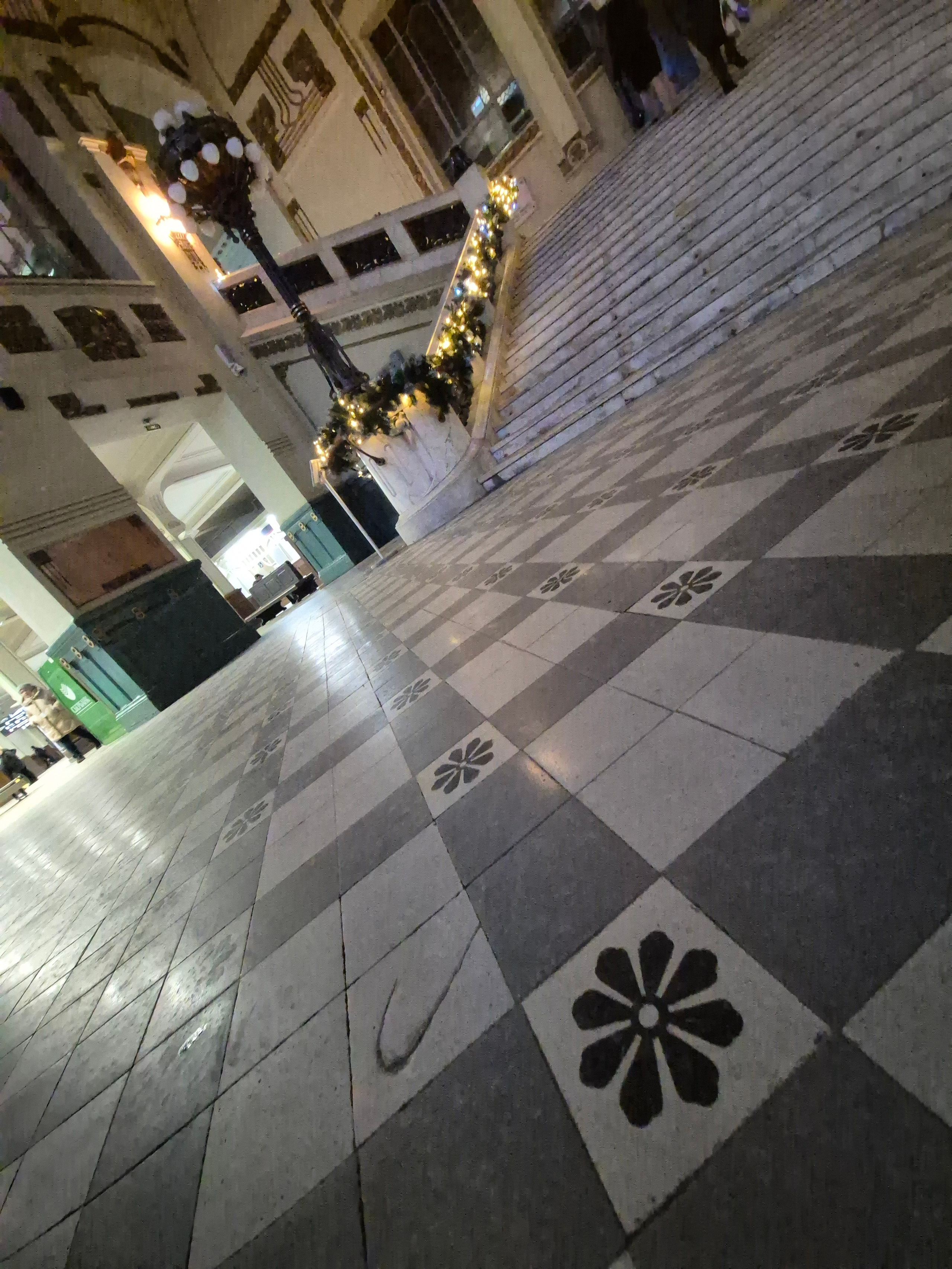 Плитке более 100 лет