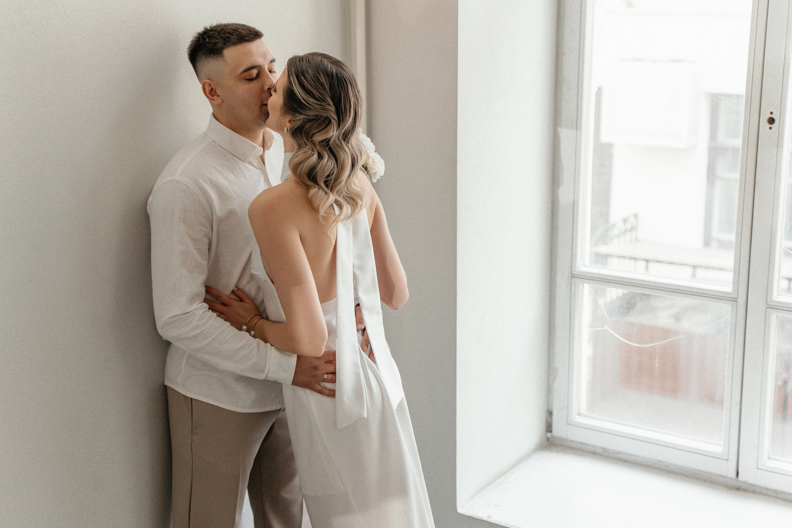 Любовь в одном знаменитом подъезде Минска. Ваш семейный фотограф в Минске — Вика Трегубова