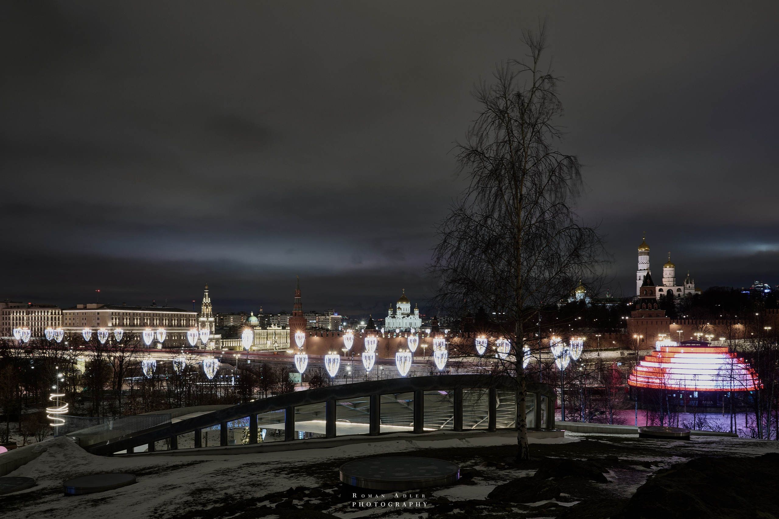 Новогодняя ночная Москва 2025. Фотограф Роман Адлер