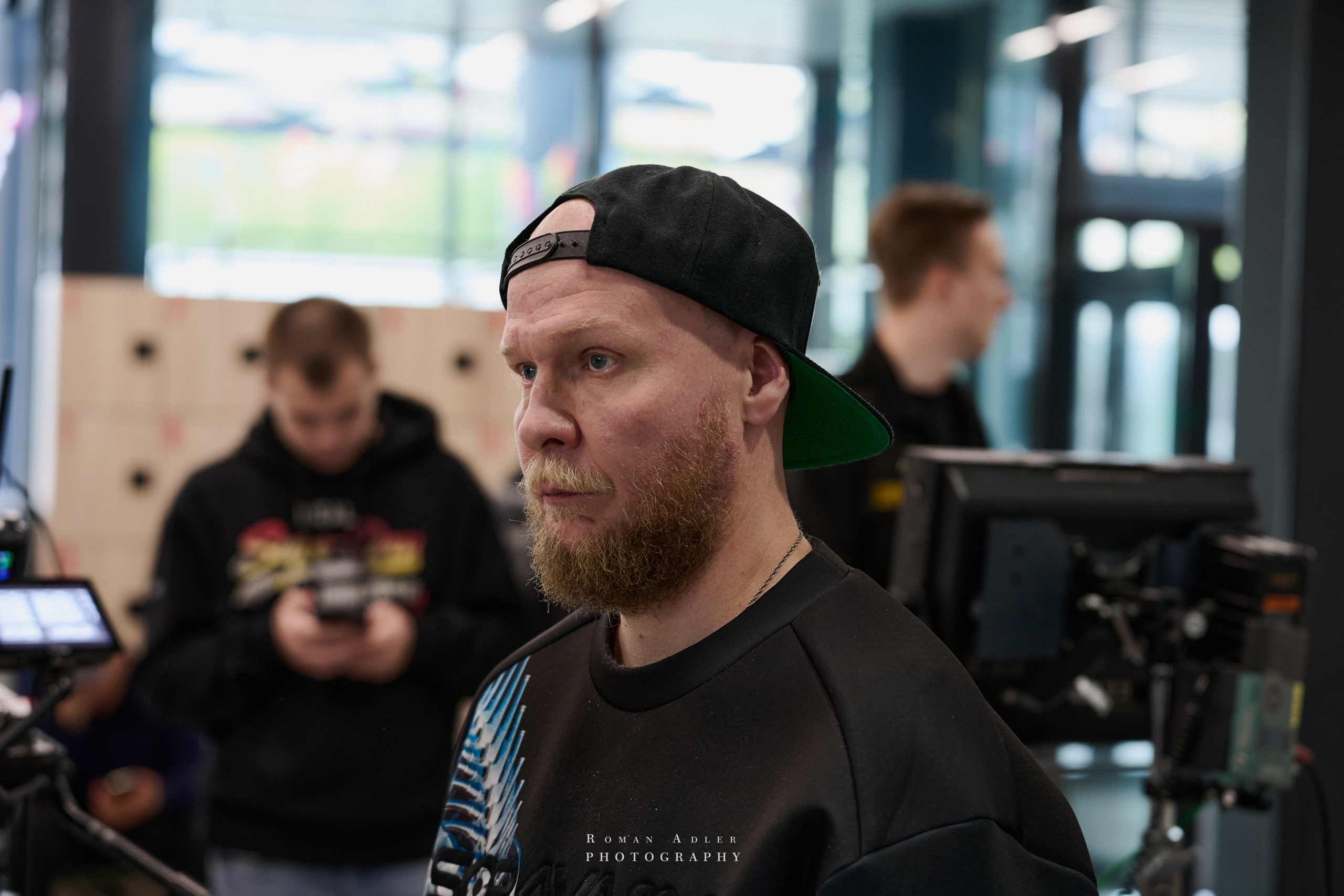 Репортаж со съёмок фильма «Своя в доску». Фотограф Роман Адлер