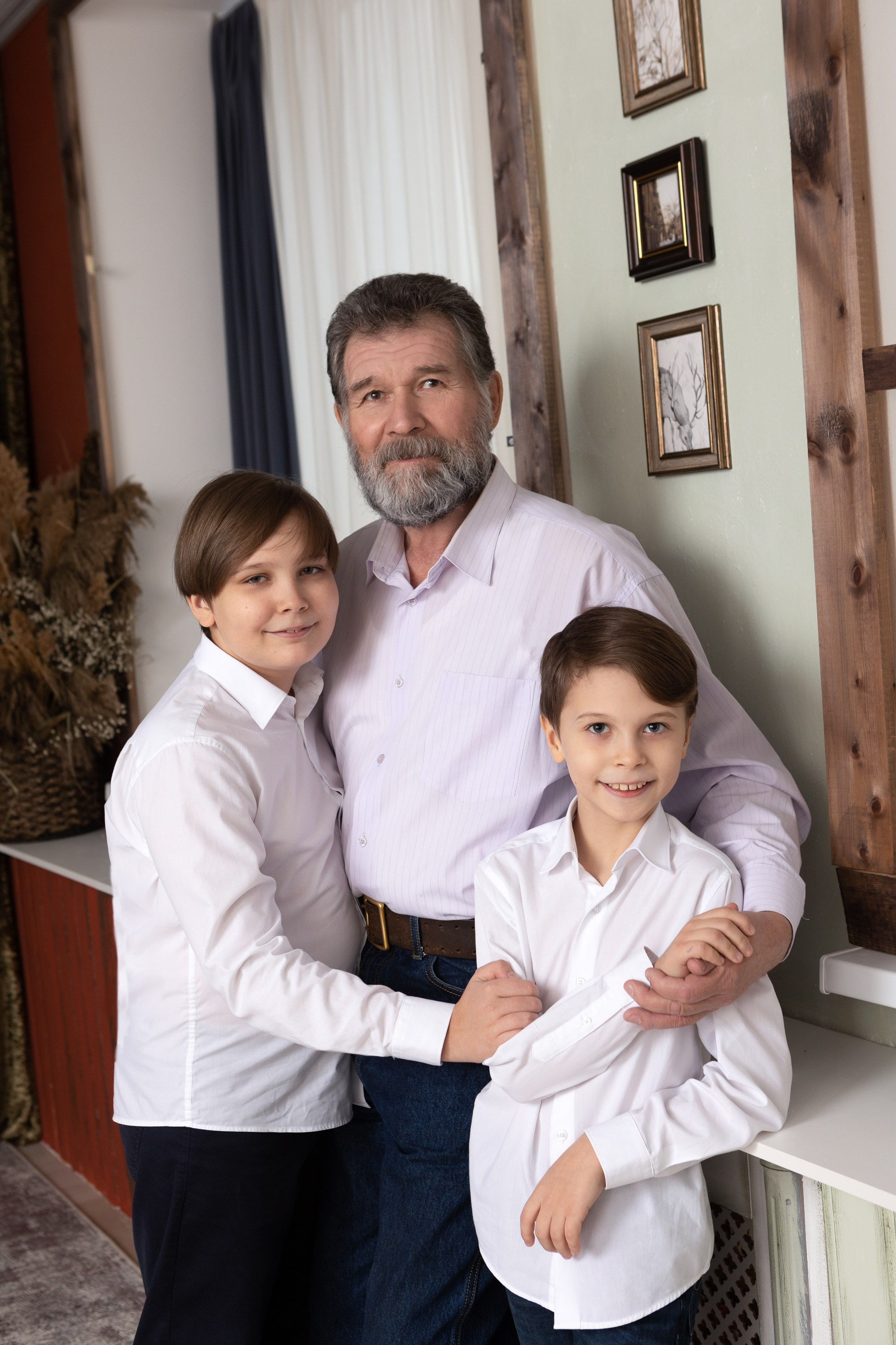 Семейная фотосессия в студии. Фотограф в Оренбурге. Профессиональный фотограф