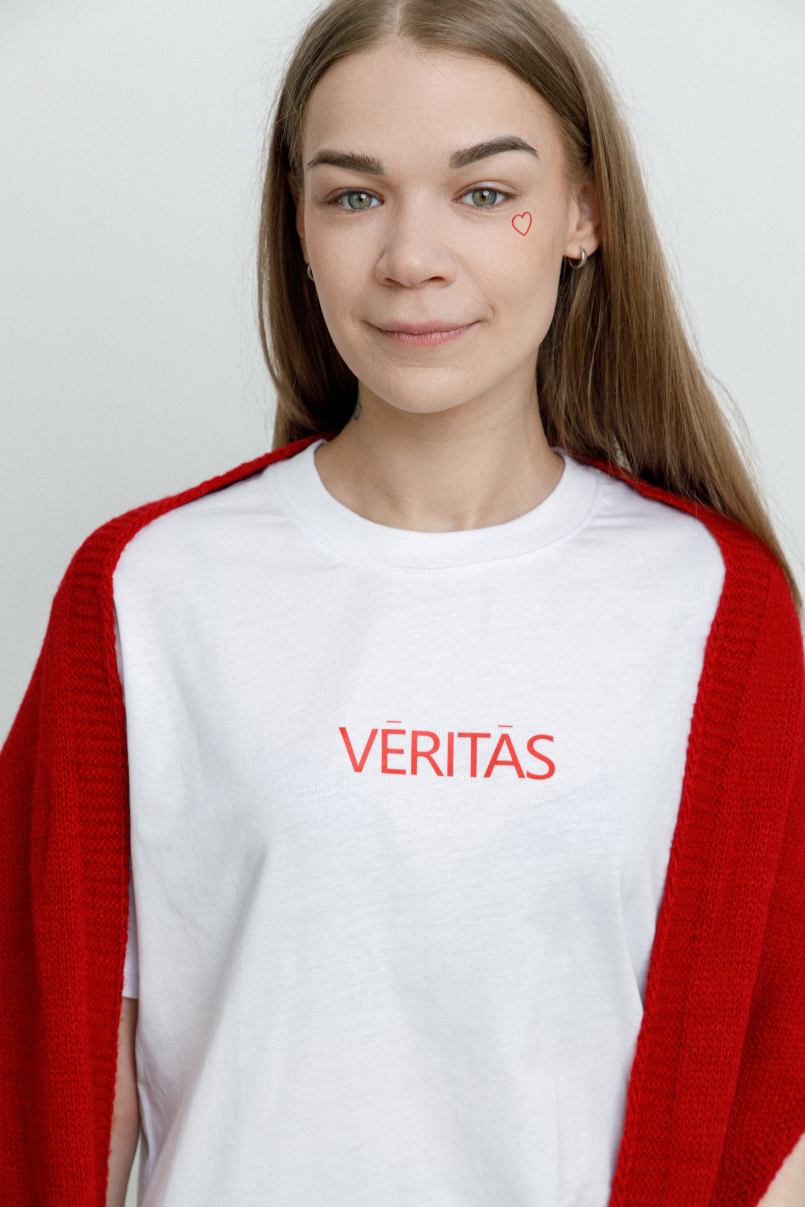 Каталог для бренда футболок. Фотограф Ксения Третьякова, Санкт-Петербург