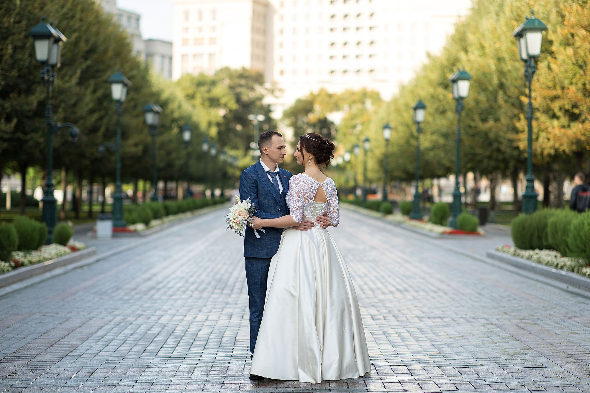 Прогулка, фотосессия жениха и невесты. Свадебная съемка. Фотограф в Москве Валерий Боцман