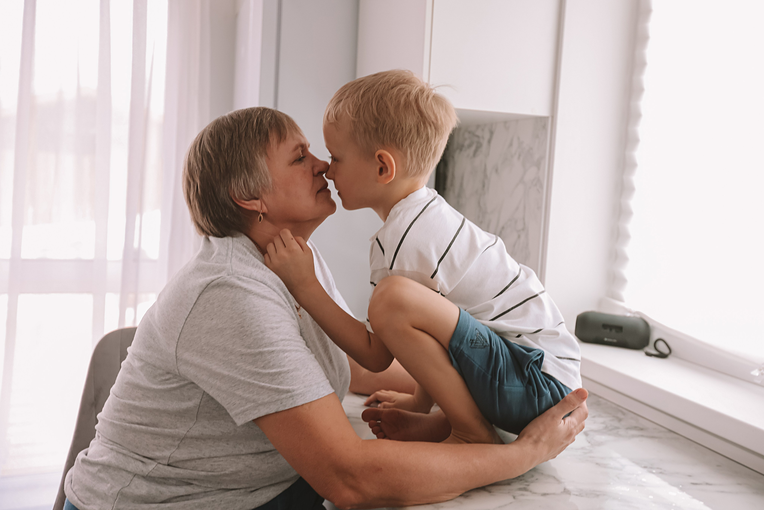 Семейная в домике (репортаж). Семейный фотограф Тюмень, фотограф на роды Салмина Мария
