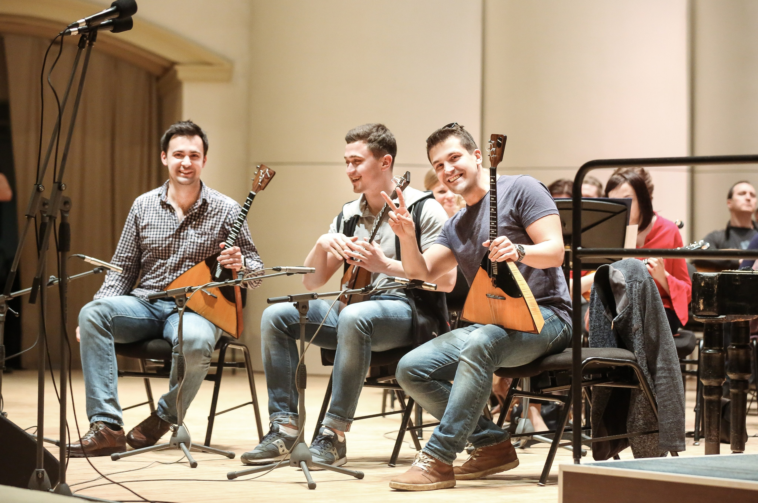 Концерт «Один виток вокруг планеты» ко Дню космонавтики. Дарья Письменюк / Darya Leitstern — фотограф, музыкант, журналист, путешественник