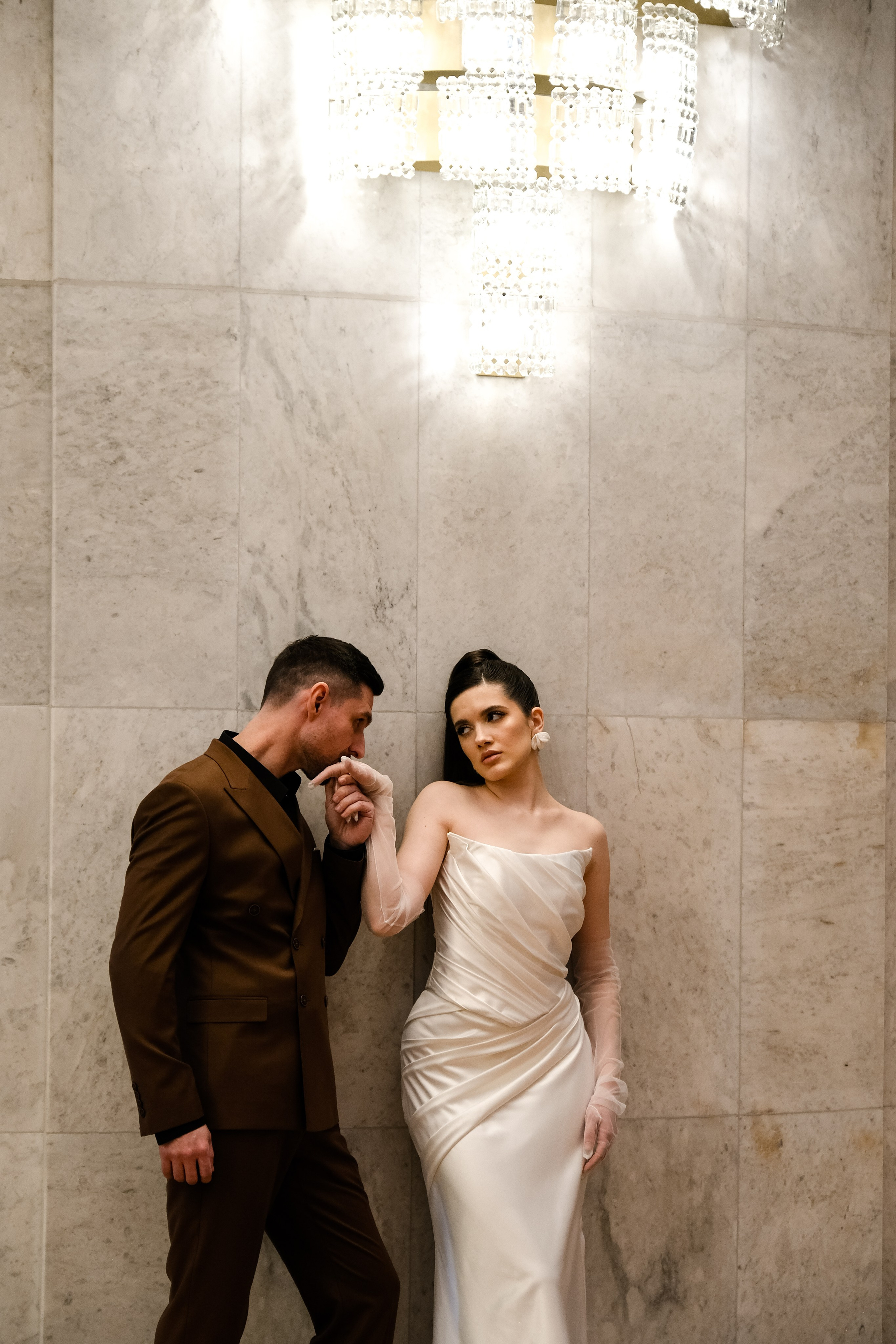 Свадебная фотосессия в театре драмы имени Наума Орлова. Свадебный фотограф в Челябинске Сырчикова Наталья