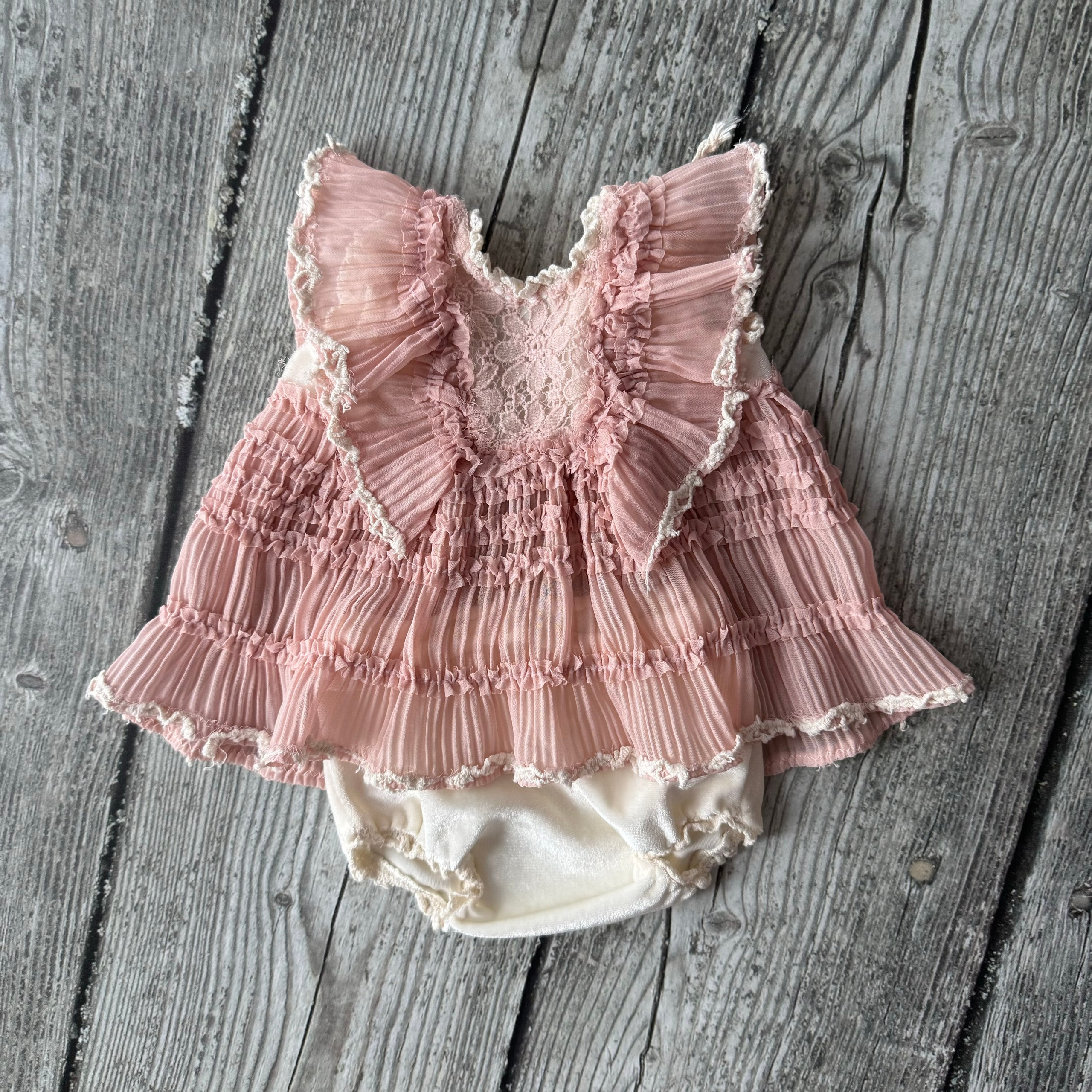 Костюмы и аксессуары для фотосессии новорожденных | Реквизит для съемки newborn в Москве. Фотосессия новорожденных в Москве и Московской области | Профессиональный фотограф newborn — Татьяна Иванова