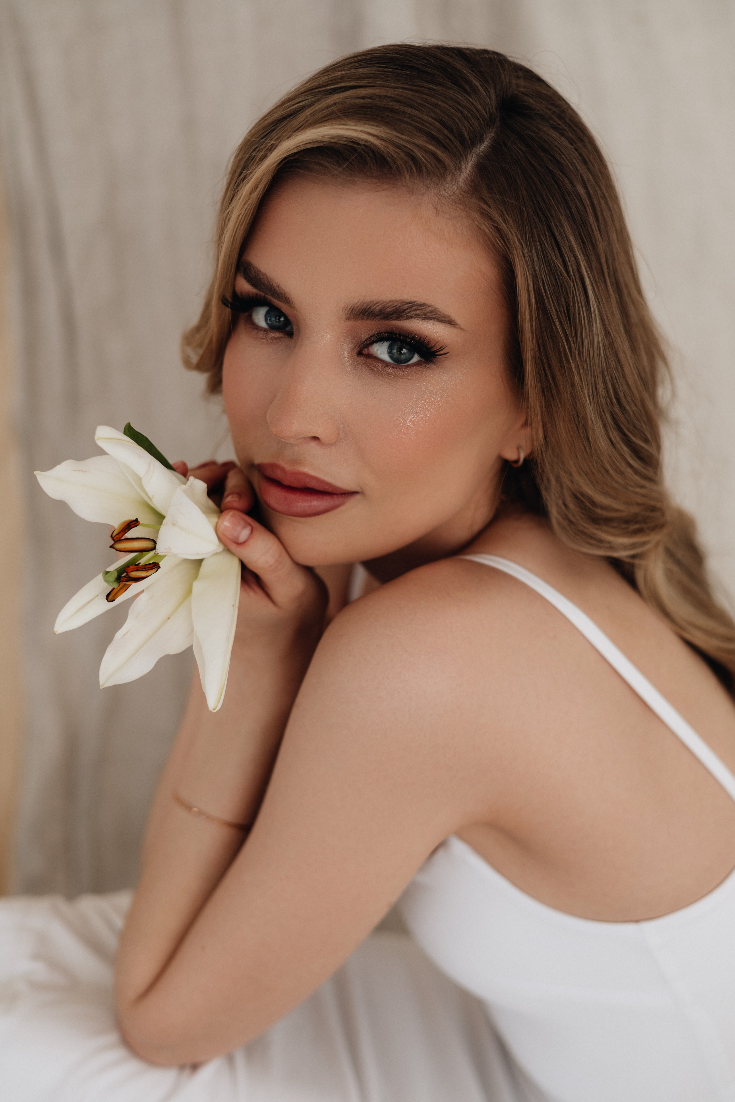 Александра. Главная