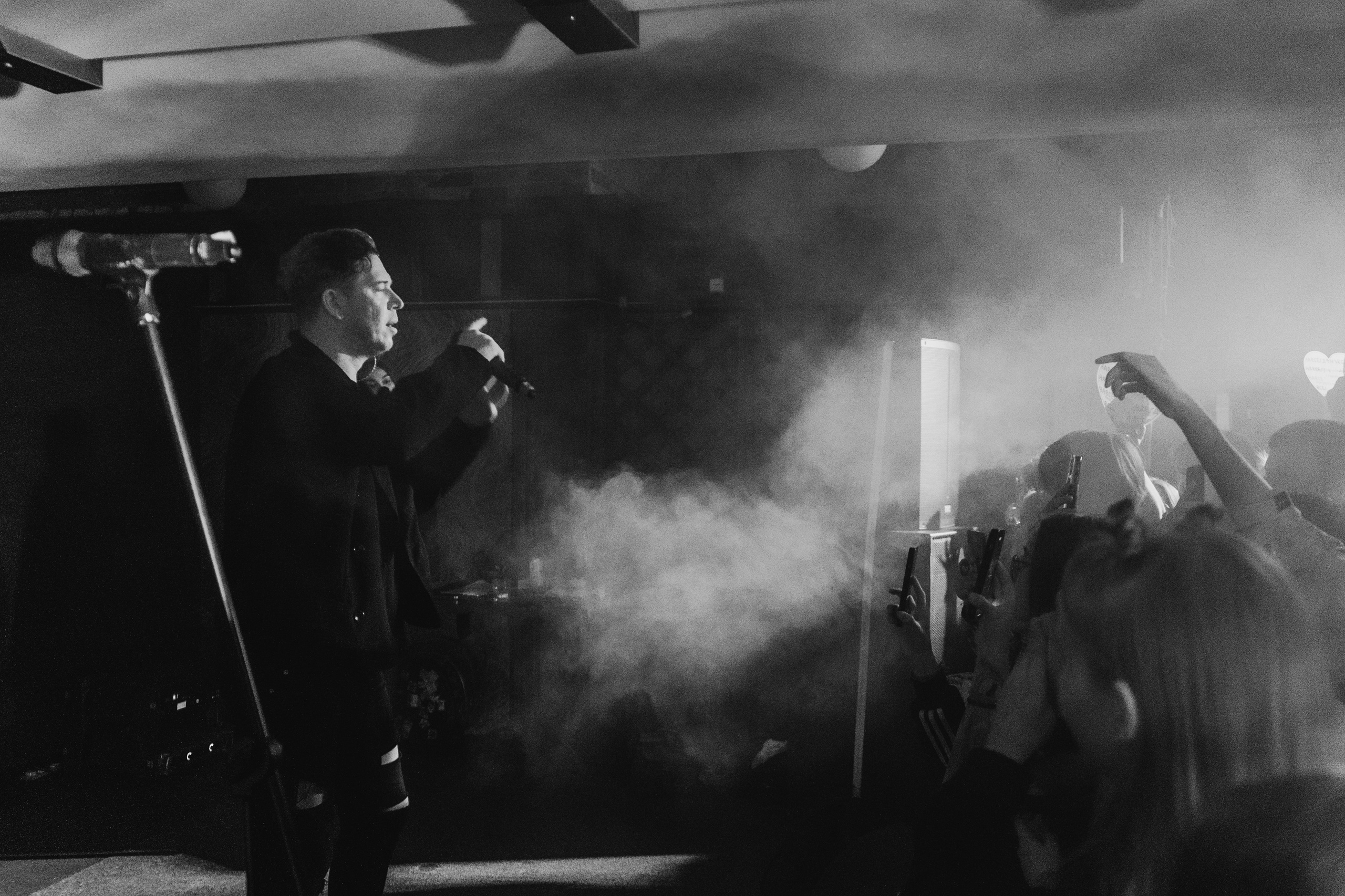 Playingtheangel. Уфа. Маленький зал, красный свет, мощный звук. Фотограф Гильмутдинов Руслан