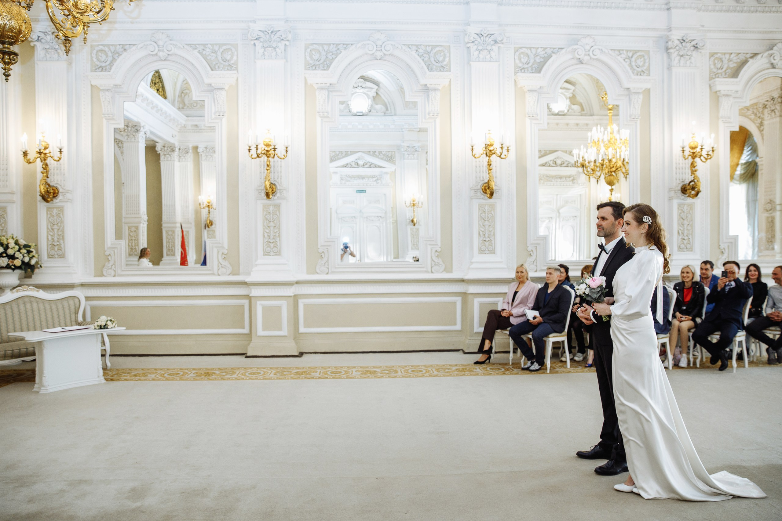 Хотим гулять и пить шампанское. Главная