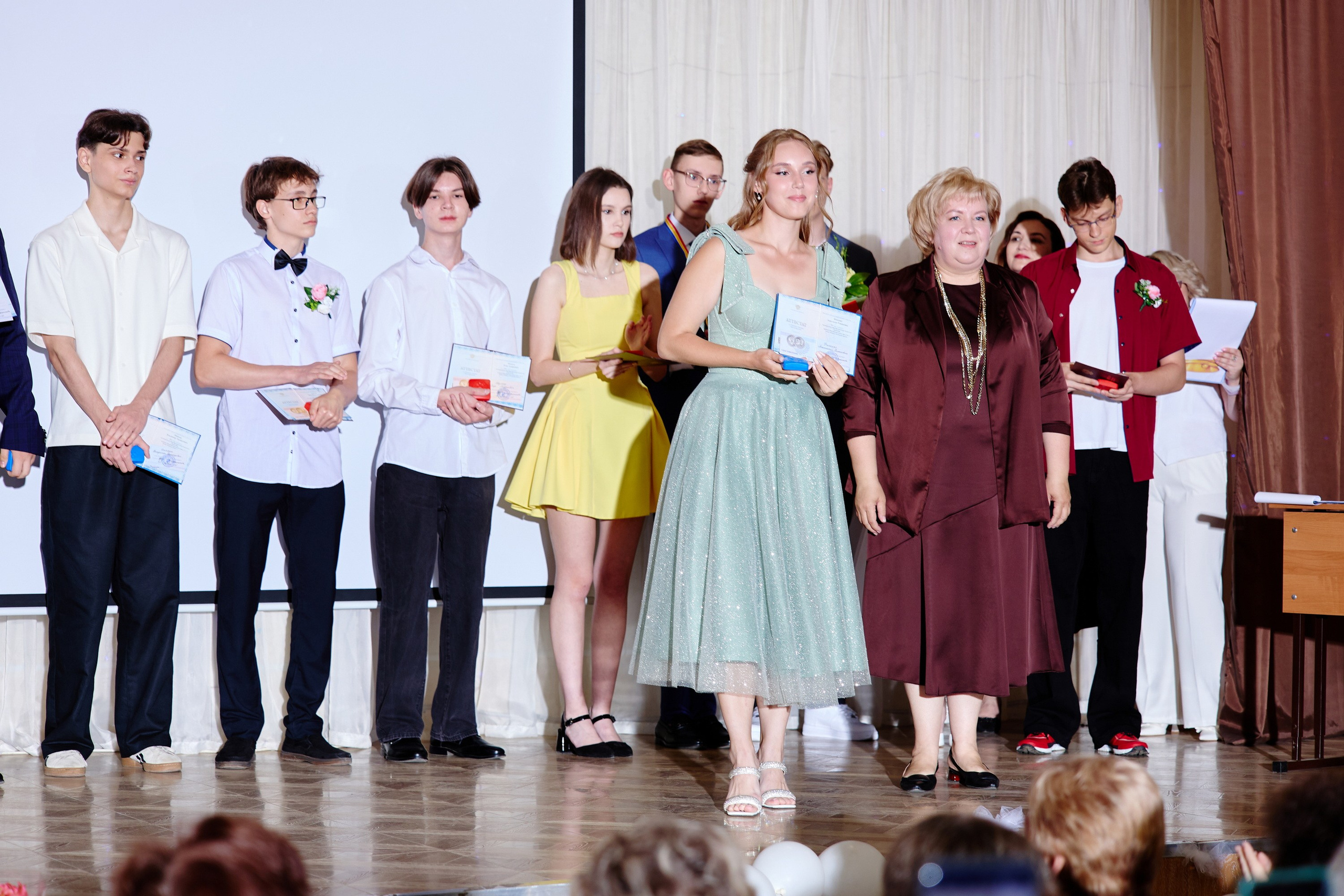 Выпускной 35 Сош. Фотограф Выпускные альбомы Таганрог Сергей Коробченко