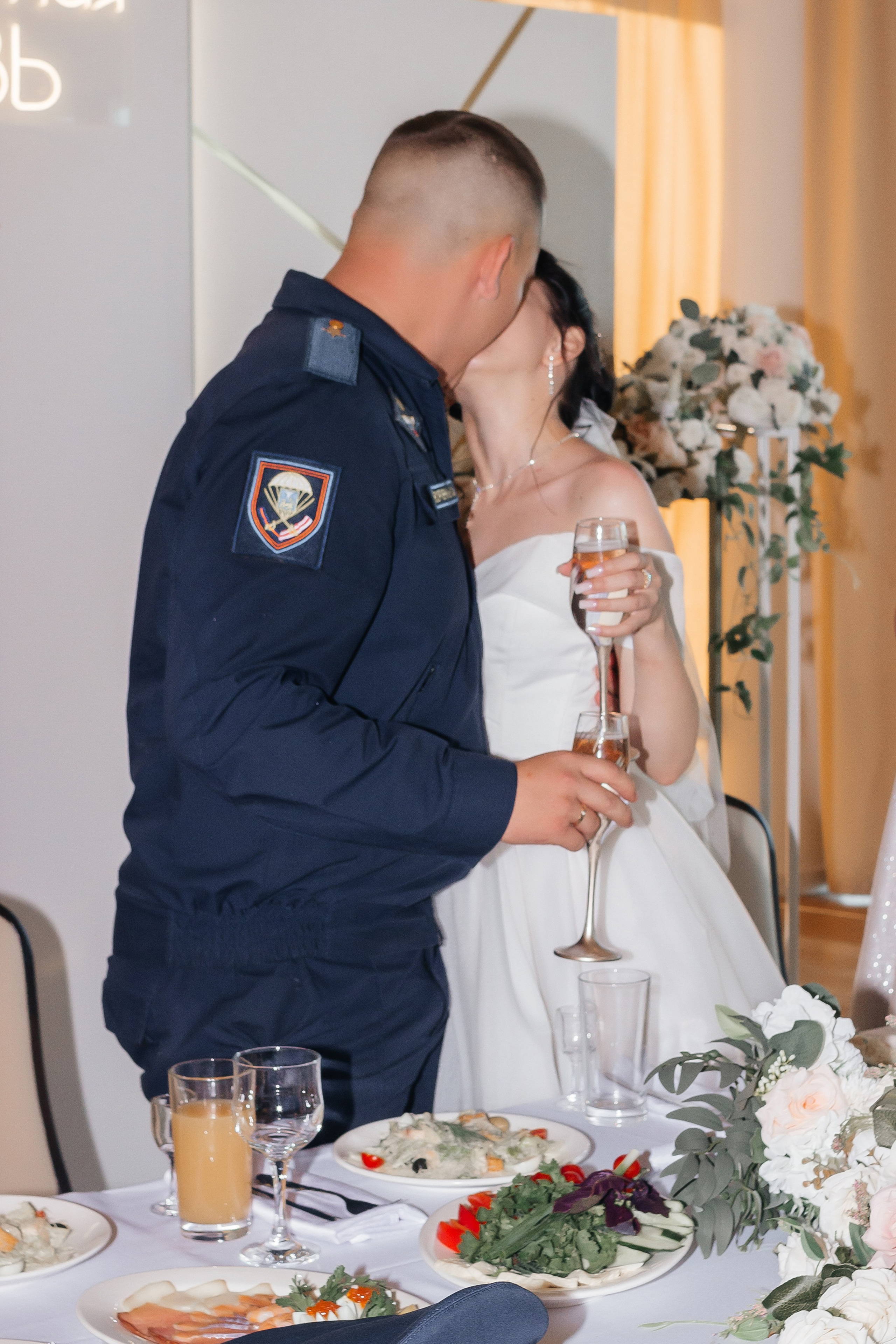 Свадебная съемка Лены и Никиты на Стрелке и в Ресторане Парус на Гребном канале. Свадебный фотограф и фотограф Love-Store в Нижнем Новгороде Анастасия