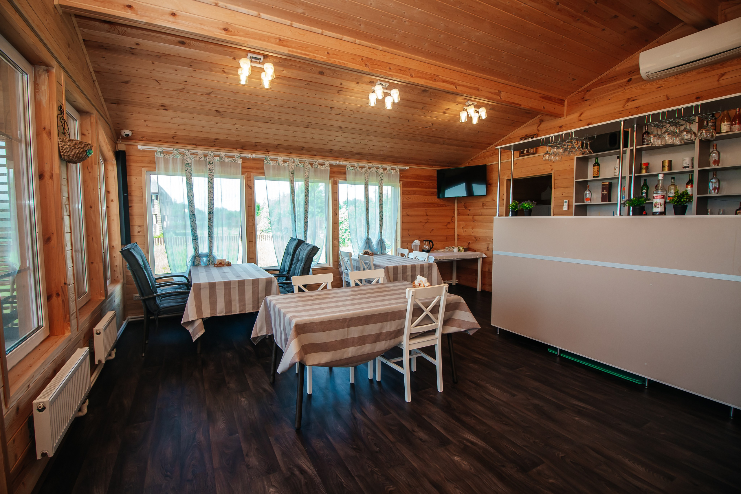 База отдыха в Тверской области. Кафе и развлечения. Фотограф недвижимости и контент-съемки в СПб