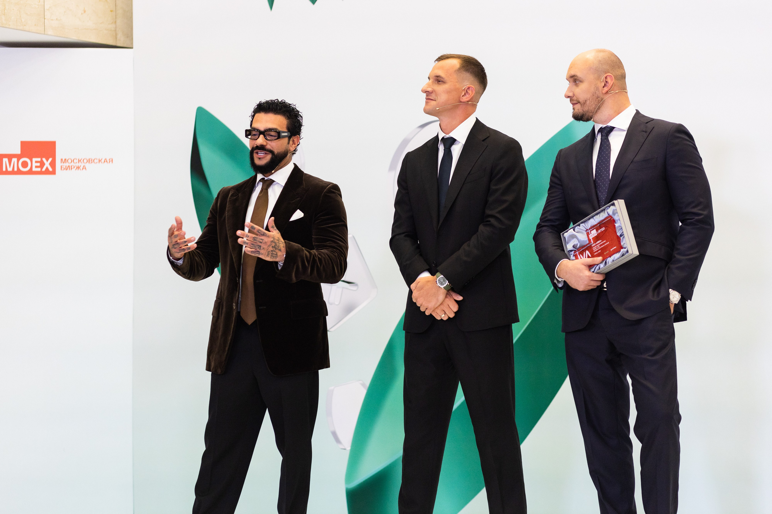 IVA на Московской бирже. Свадебный и портретный фотограф в Королёве Сергей Чихарев