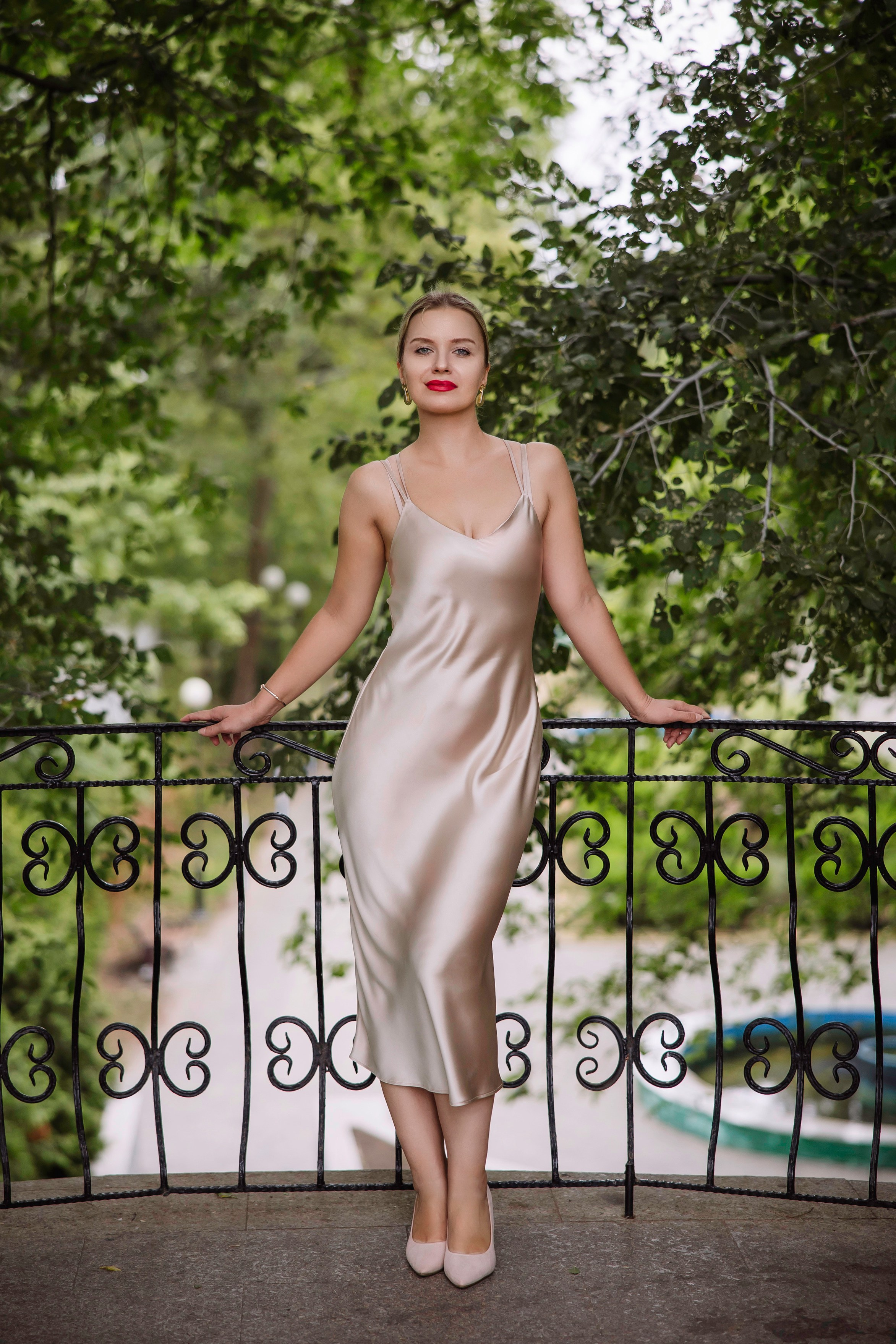 Фотограф Анна Крылова — женская портретная съёмка а парке