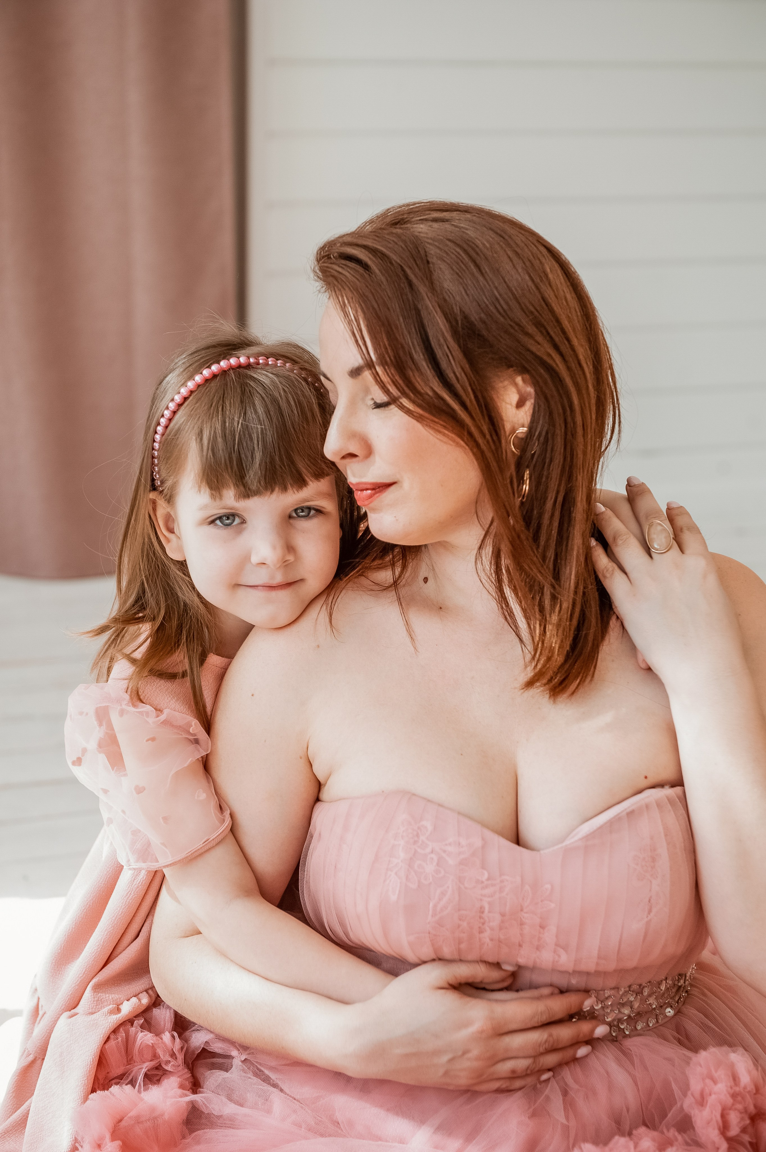 Олеся и Вика. Семейный и женский фотограф, контент фотосессия в Екатеринбурге