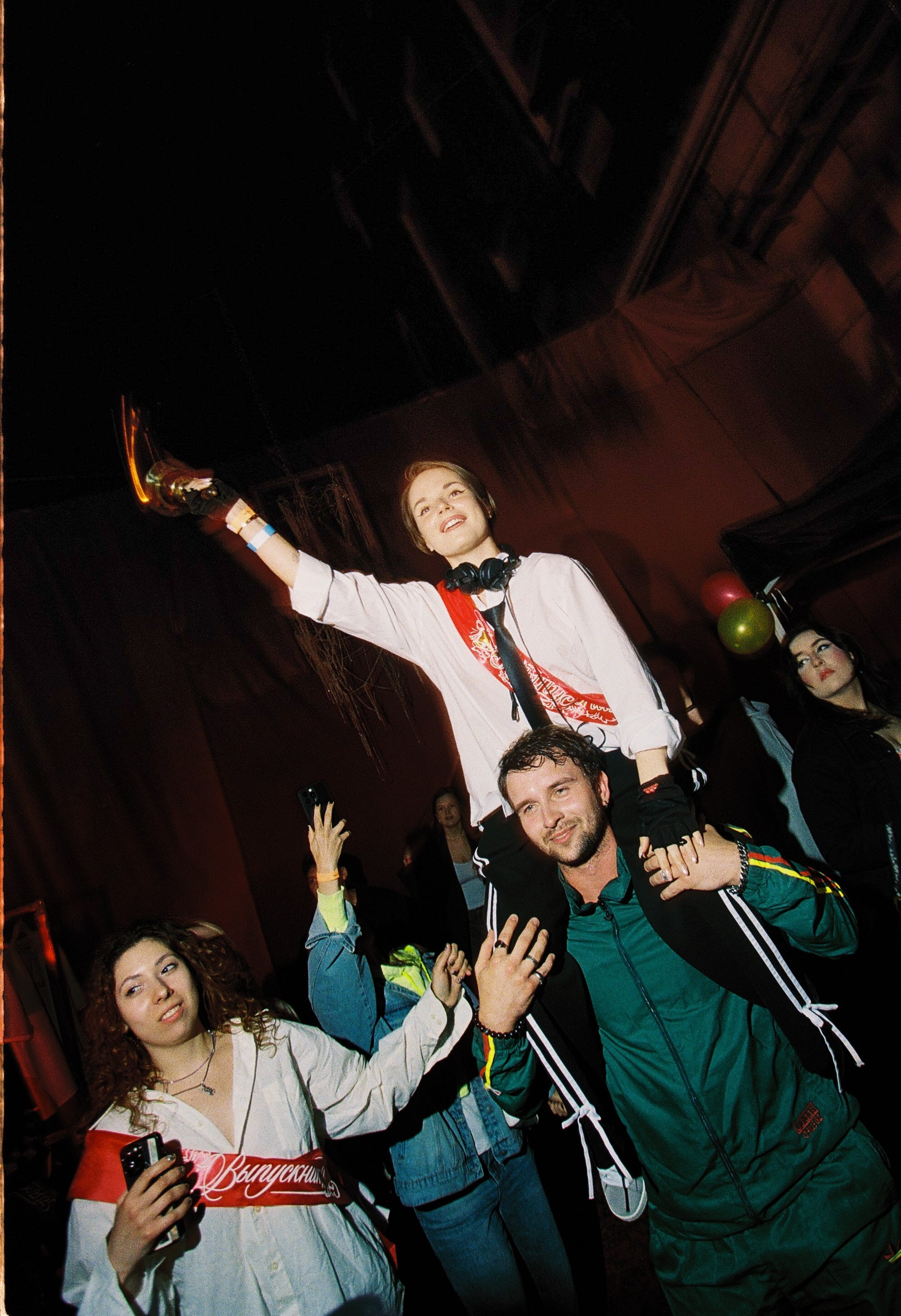 Диско клуб: выпускной. Илья Симонов фотограф москва