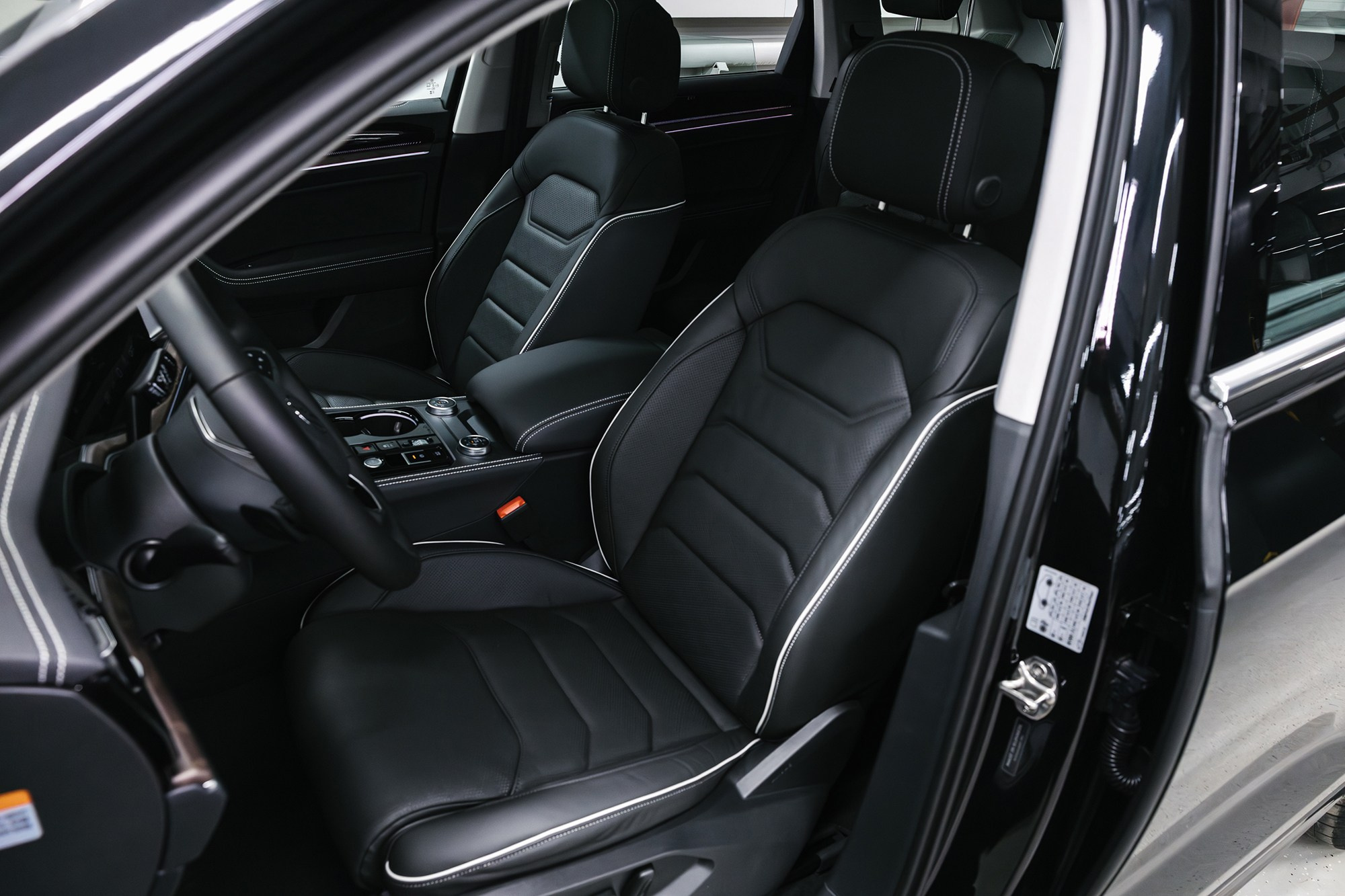 Volkswagen Touareg R-Line 3.0 TDI AT (286 л. с.) 2025. Автосалон «Х-Авто»