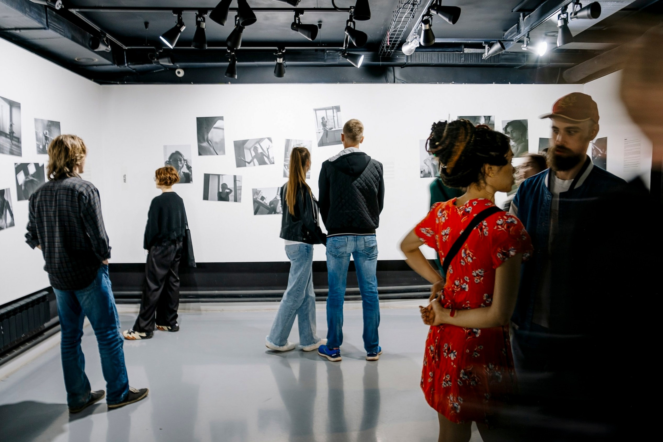 Выставка «Внутри Вардугиной» 2023. #фотокаквкино | Фотографирую людей