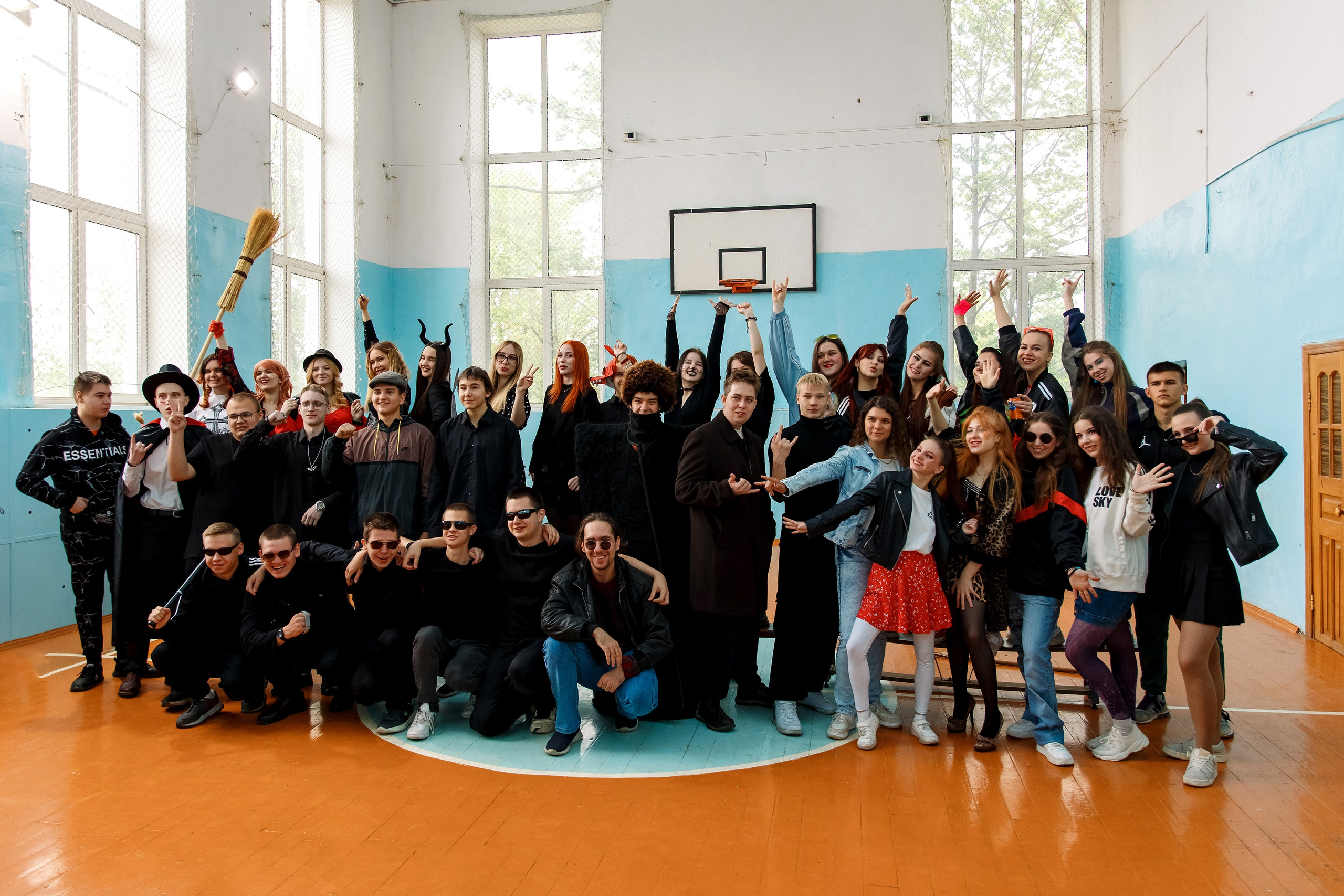 11 класс день не послушания в школе. Фотограф Любовь Корниенко, Примоский край