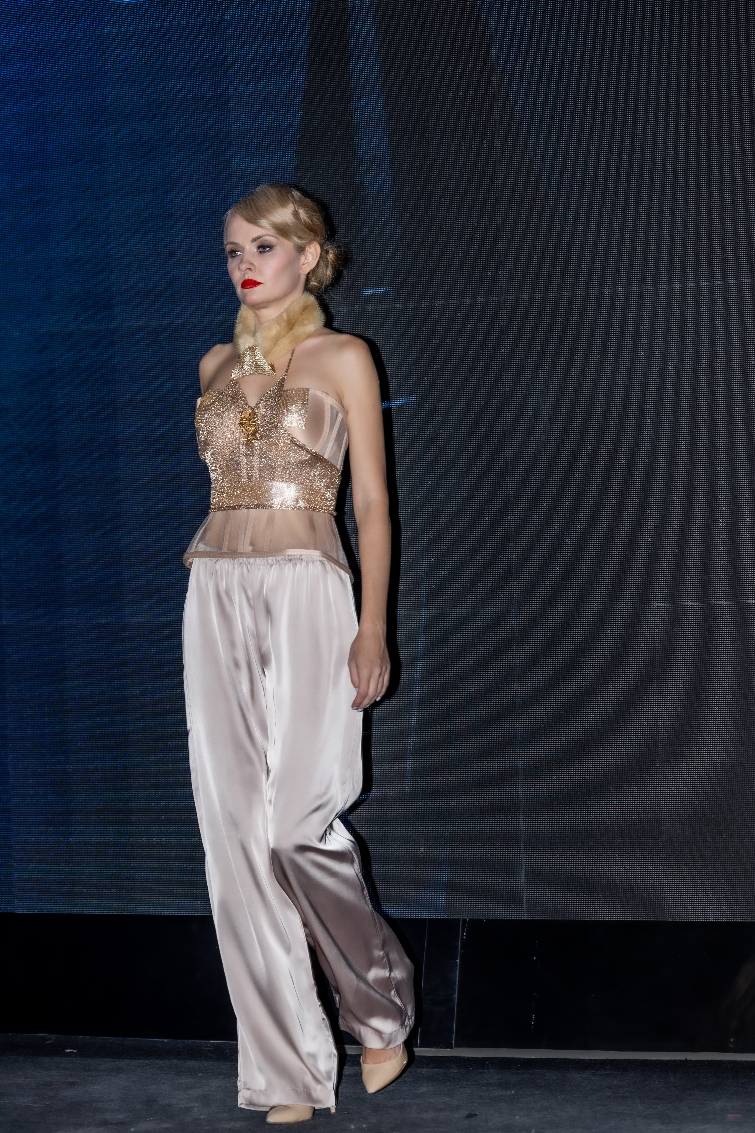 Модный показ Бренд AnyAmo на Модной волне. Студия фото, видеографии и мультимедийного дизайна в Москве Multi Frame Studio