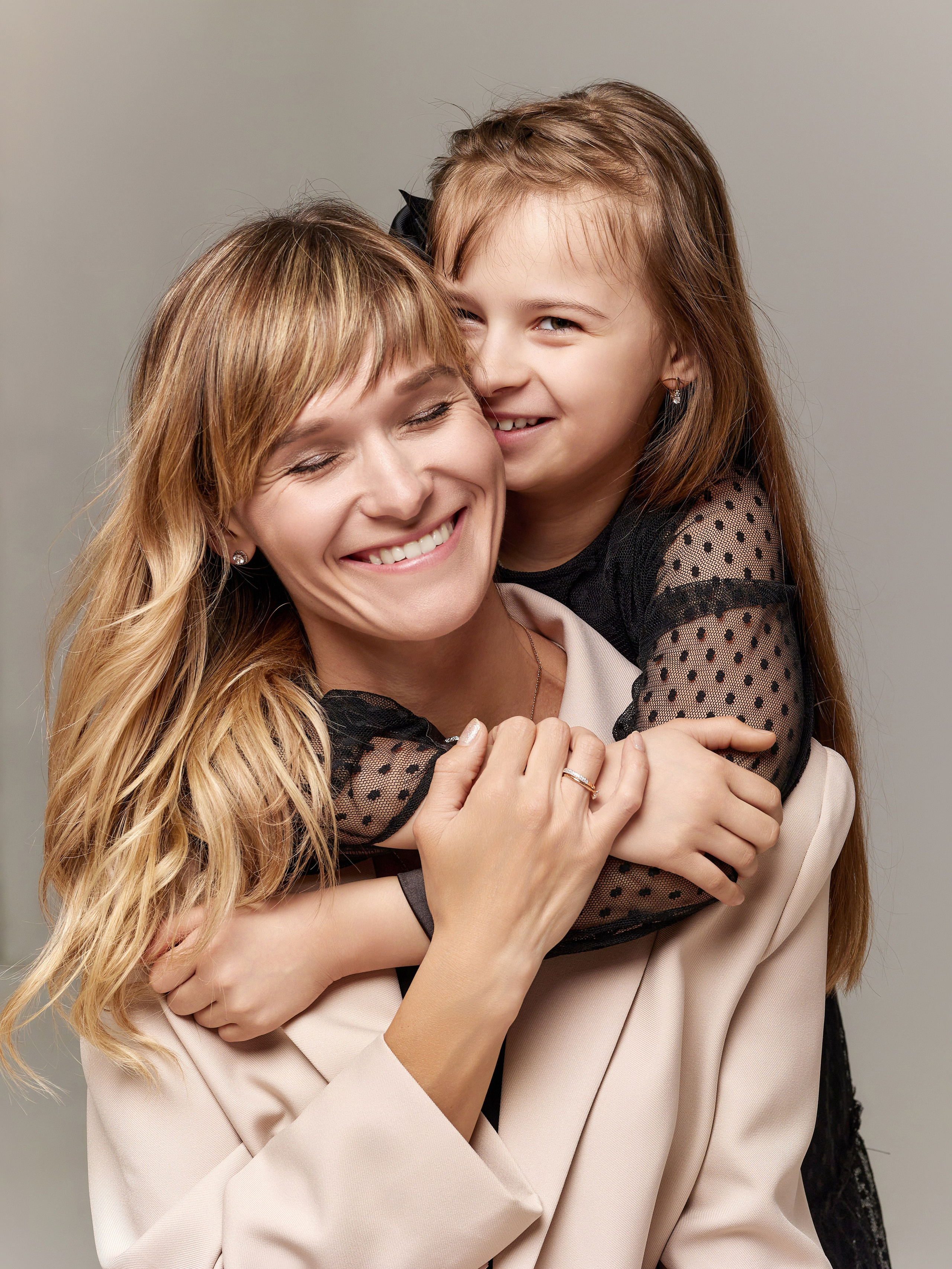 Виктория и Маша